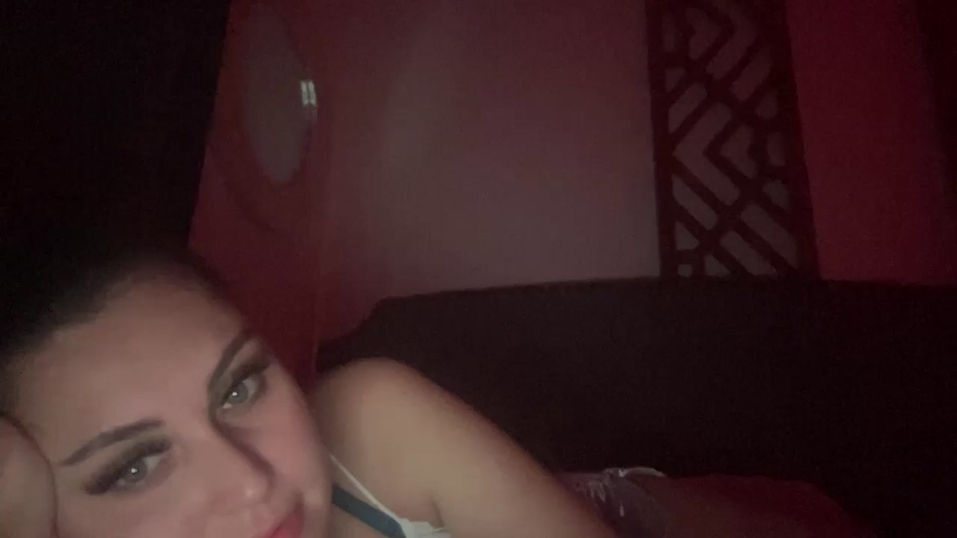Gallery image thumbnail from lana2437's myfreecams stream on, 08/27/2024, 10:01 image 2 of 20
