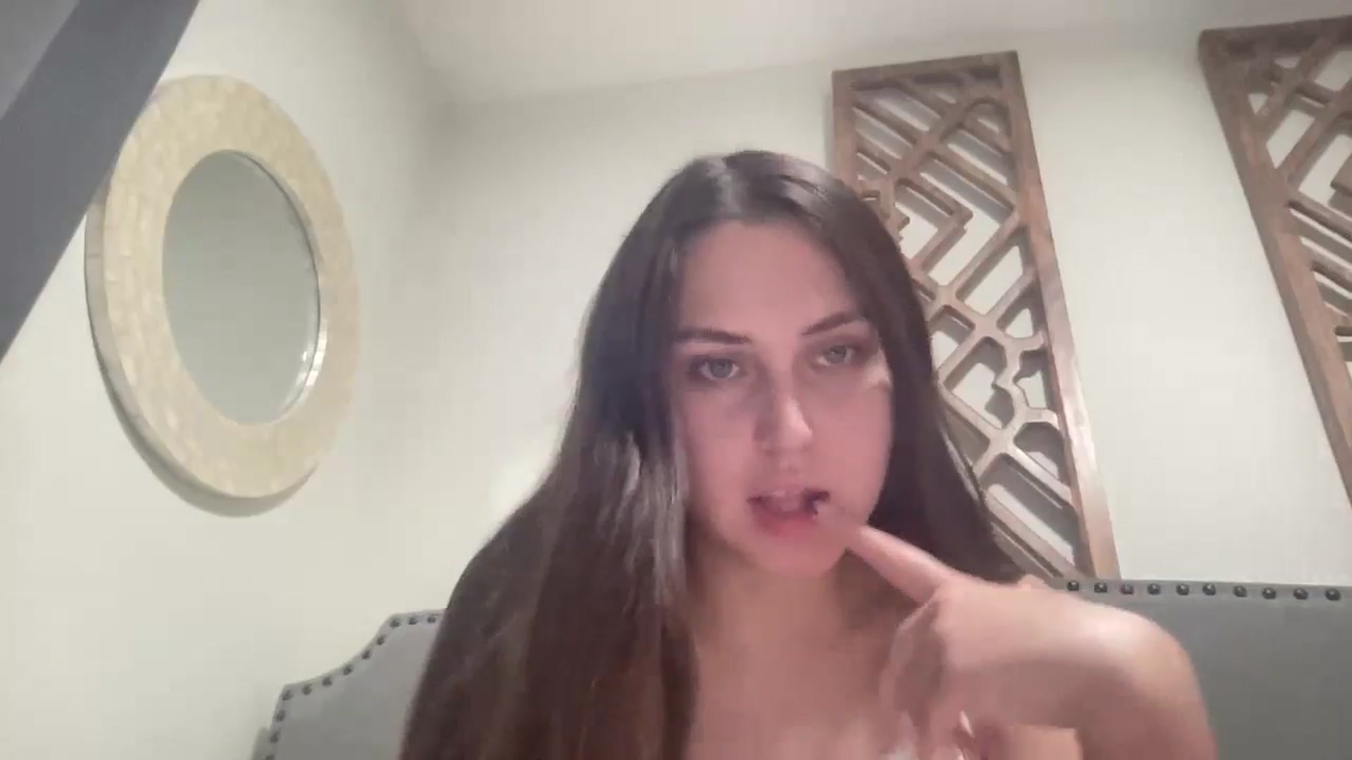 Gallery image thumbnail from lana2437's myfreecams stream on, 08/28/2024, 02:37 image 4 of 20