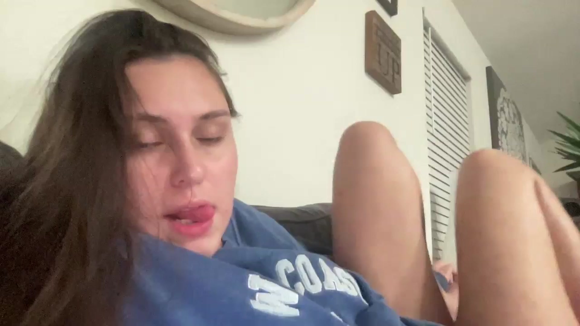 Gallery image thumbnail from lana2437's myfreecams stream on, 09/04/2024, 07:42 image 8 of 20