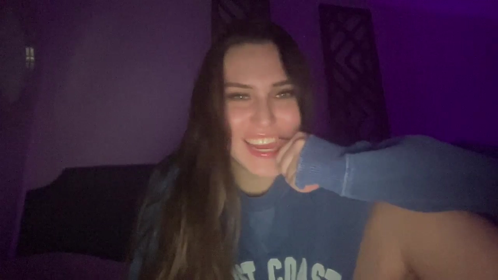 Gallery image thumbnail from lana2437's myfreecams stream on, 09/27/2024, 07:43 image 18 of 20
