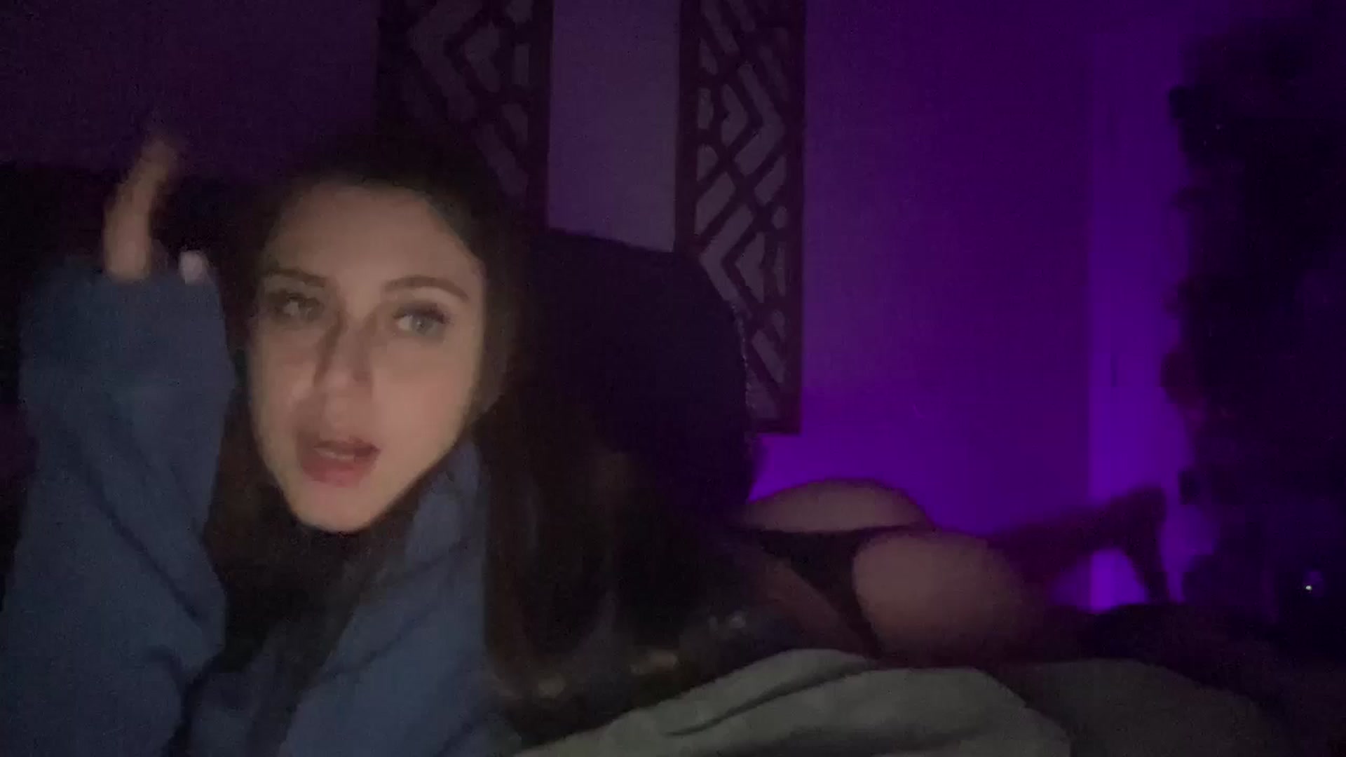 Gallery image thumbnail from lana2437's myfreecams stream on, 09/27/2024, 07:43 image 16 of 20