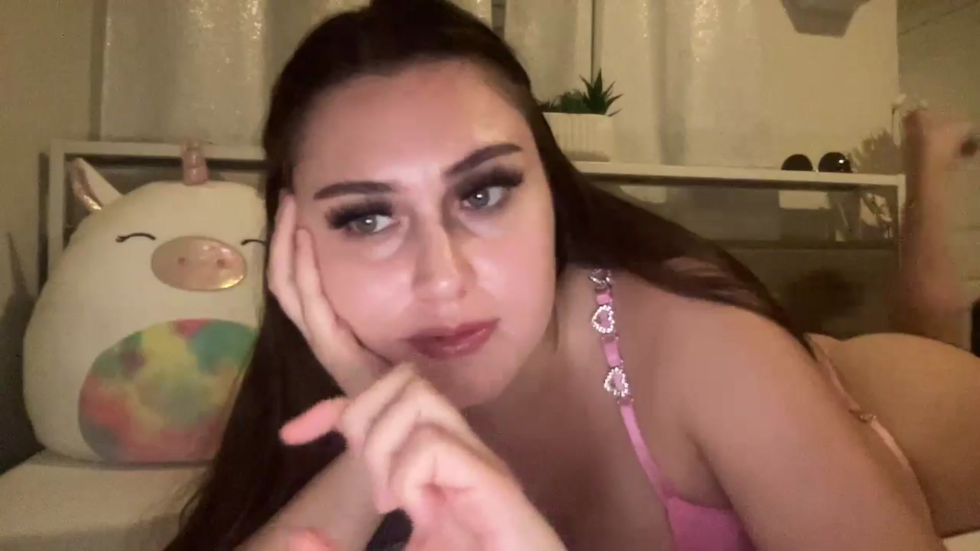Gallery image thumbnail from lana2437's myfreecams stream on, 10/05/2024, 12:13 image 11 of 20