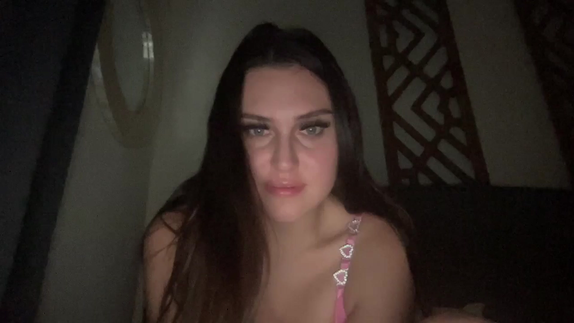 Gallery image thumbnail from lana2437's myfreecams stream on, 10/05/2024, 16:02 image 19 of 20