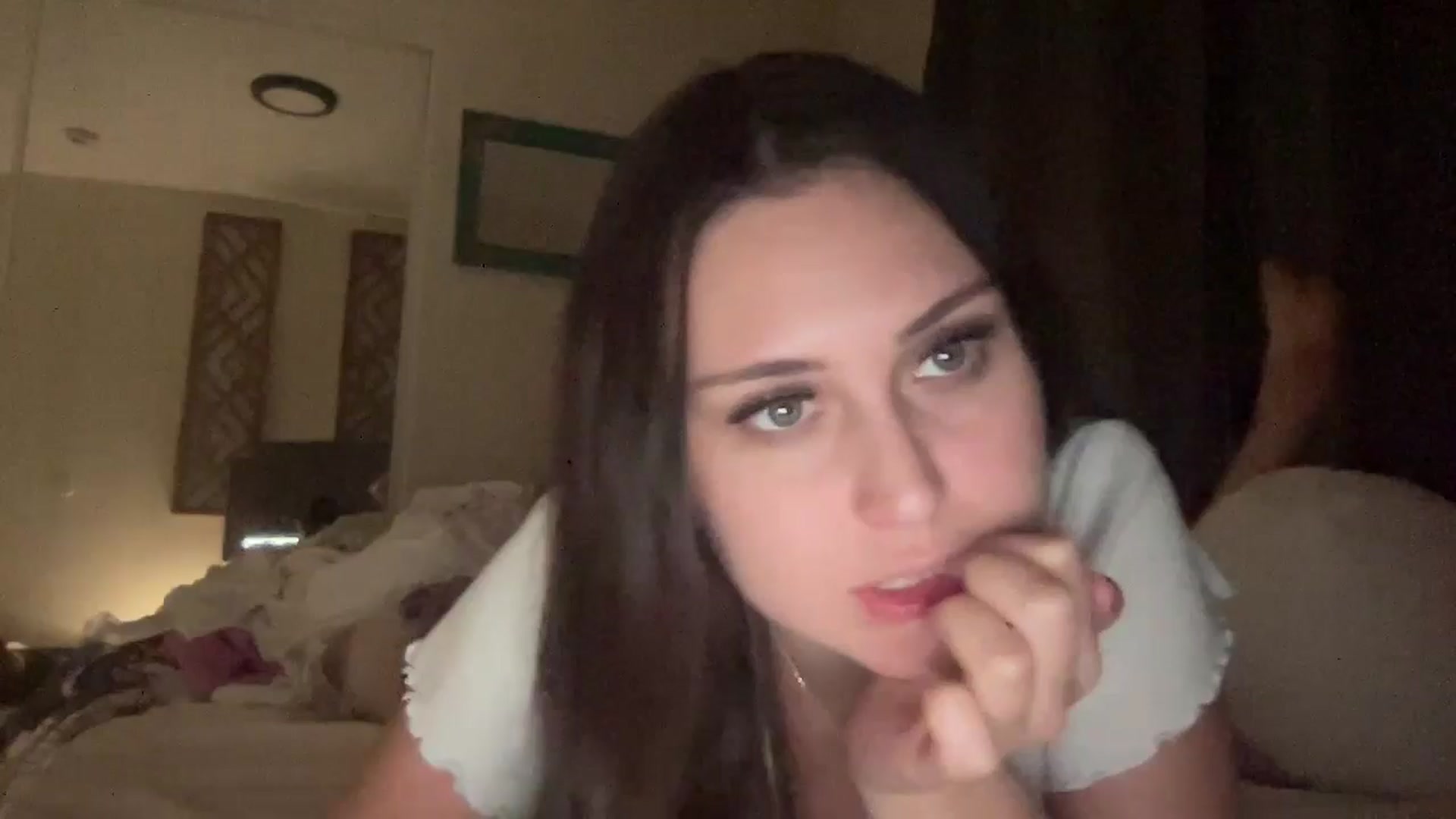 Gallery image thumbnail from lana2437's myfreecams stream on, 10/16/2024, 07:21 image 4 of 20