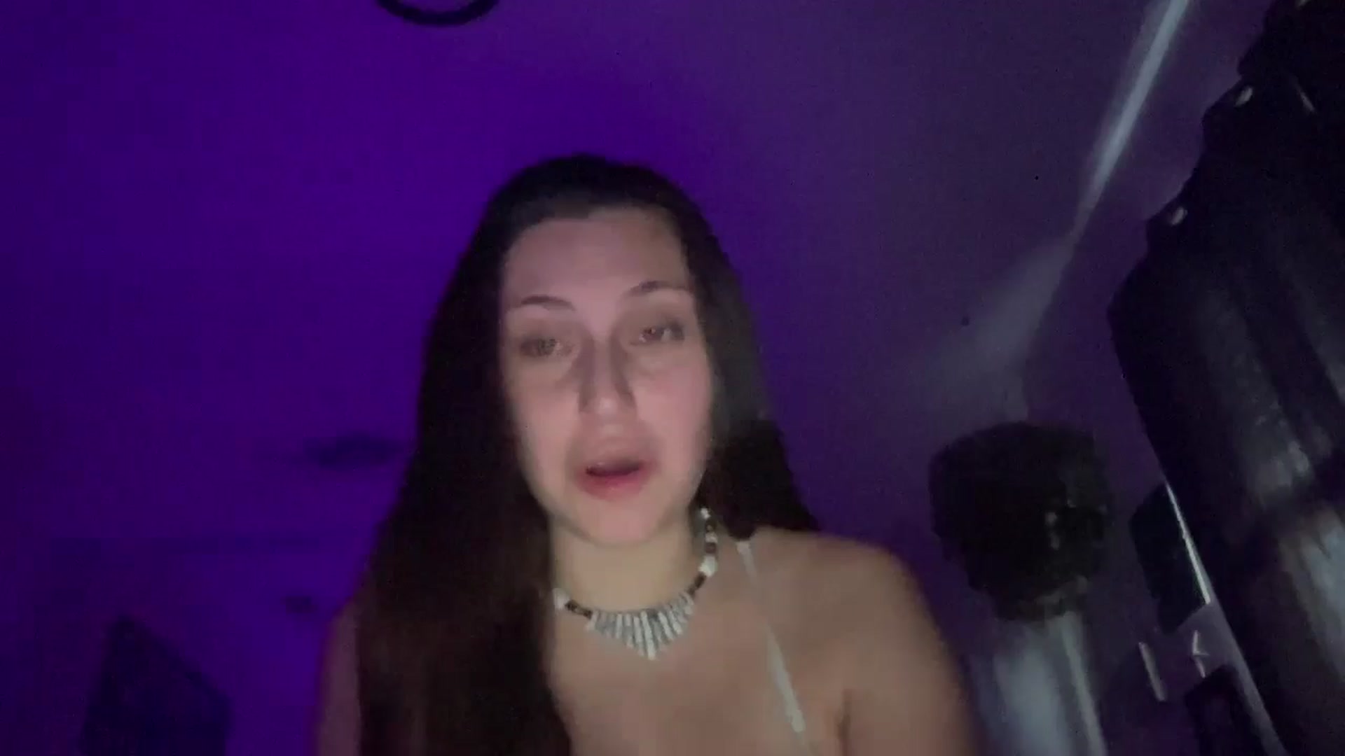 Gallery image thumbnail from lana2437's myfreecams stream on, 10/28/2024, 16:01 image 17 of 20