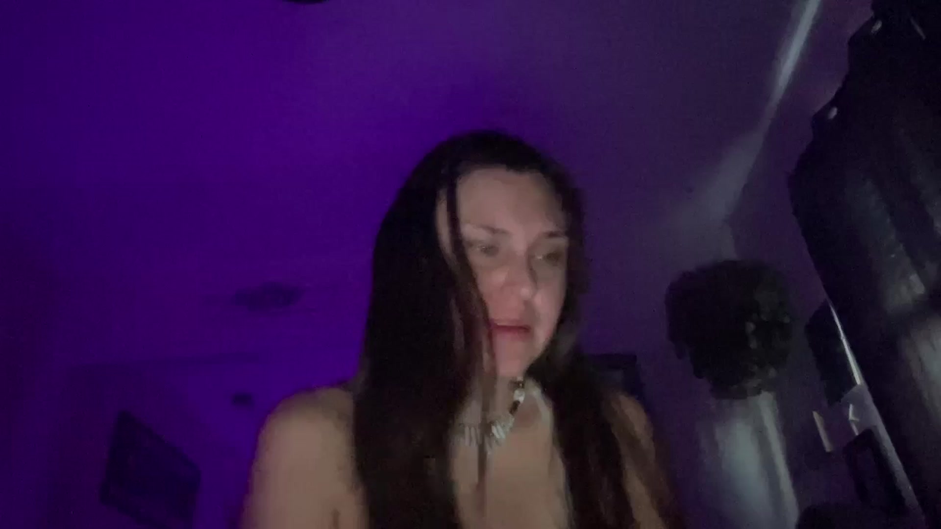 Gallery image thumbnail from lana2437's myfreecams stream on, 10/28/2024, 16:01 image 18 of 20