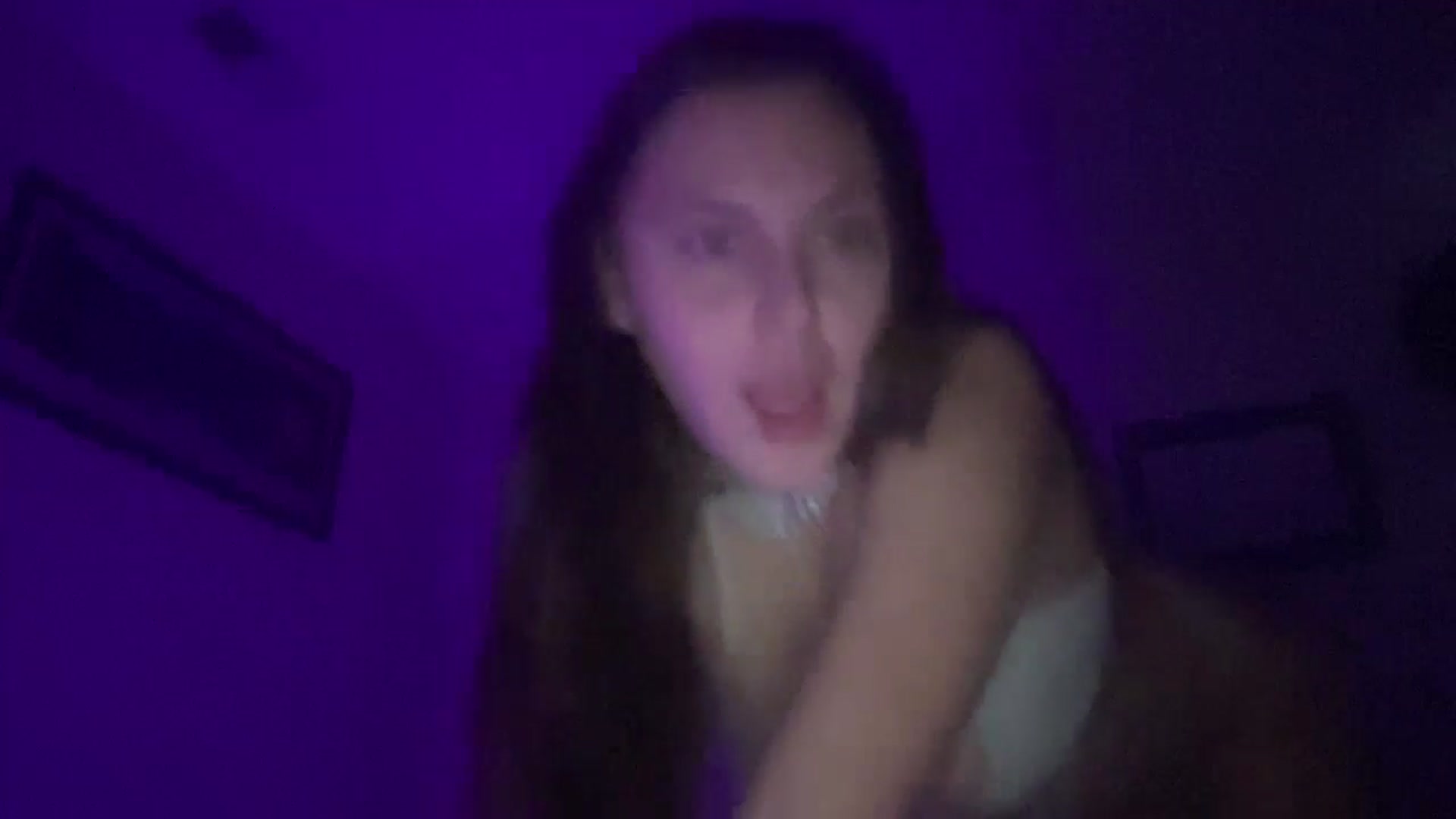 Gallery image thumbnail from lana2437's myfreecams stream on, 10/28/2024, 16:01 image 7 of 20