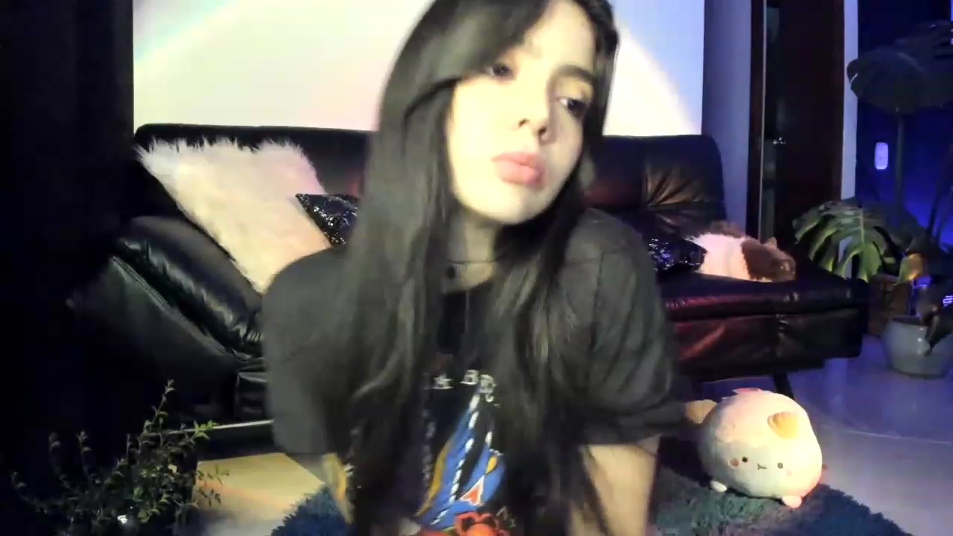 Gallery image thumbnail from lanaph's myfreecams stream on, 11/17/2022, 05:10 image 6 of 20