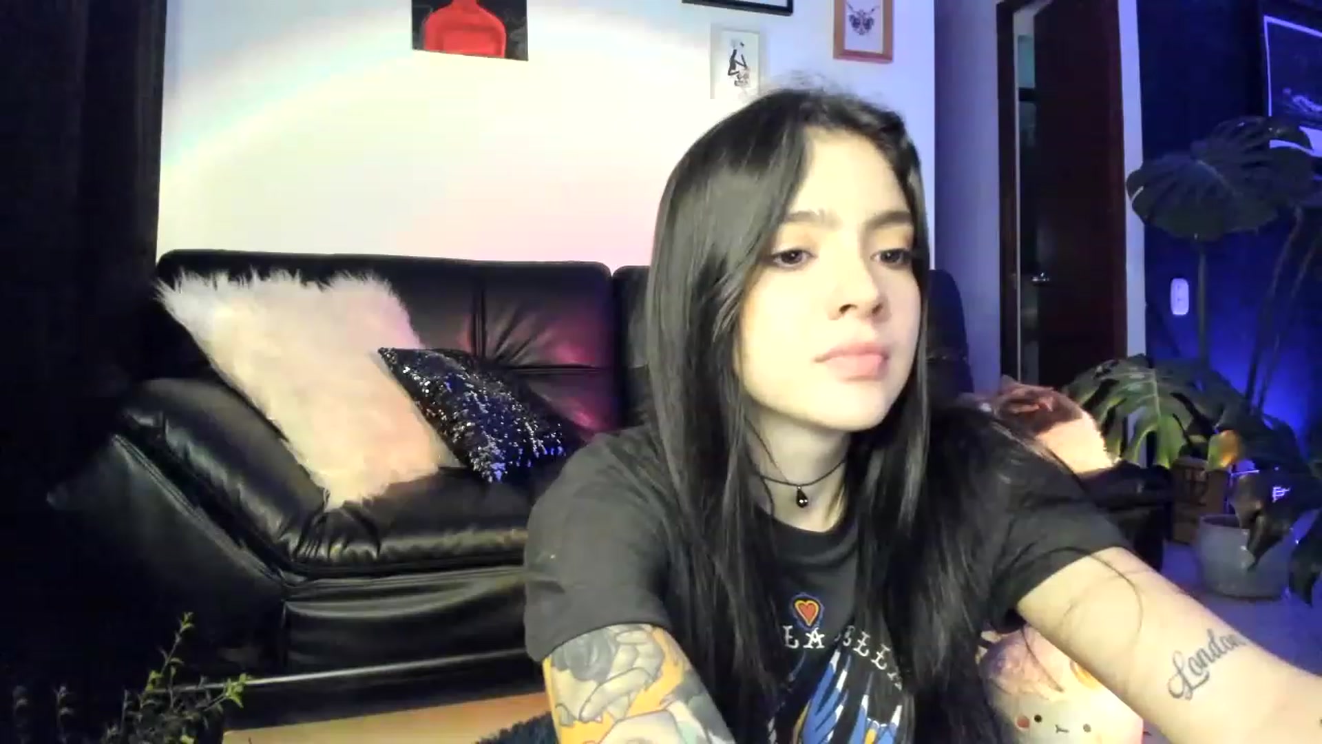 Gallery image thumbnail from lanaph's myfreecams stream on, 11/17/2022, 05:10 image 18 of 20