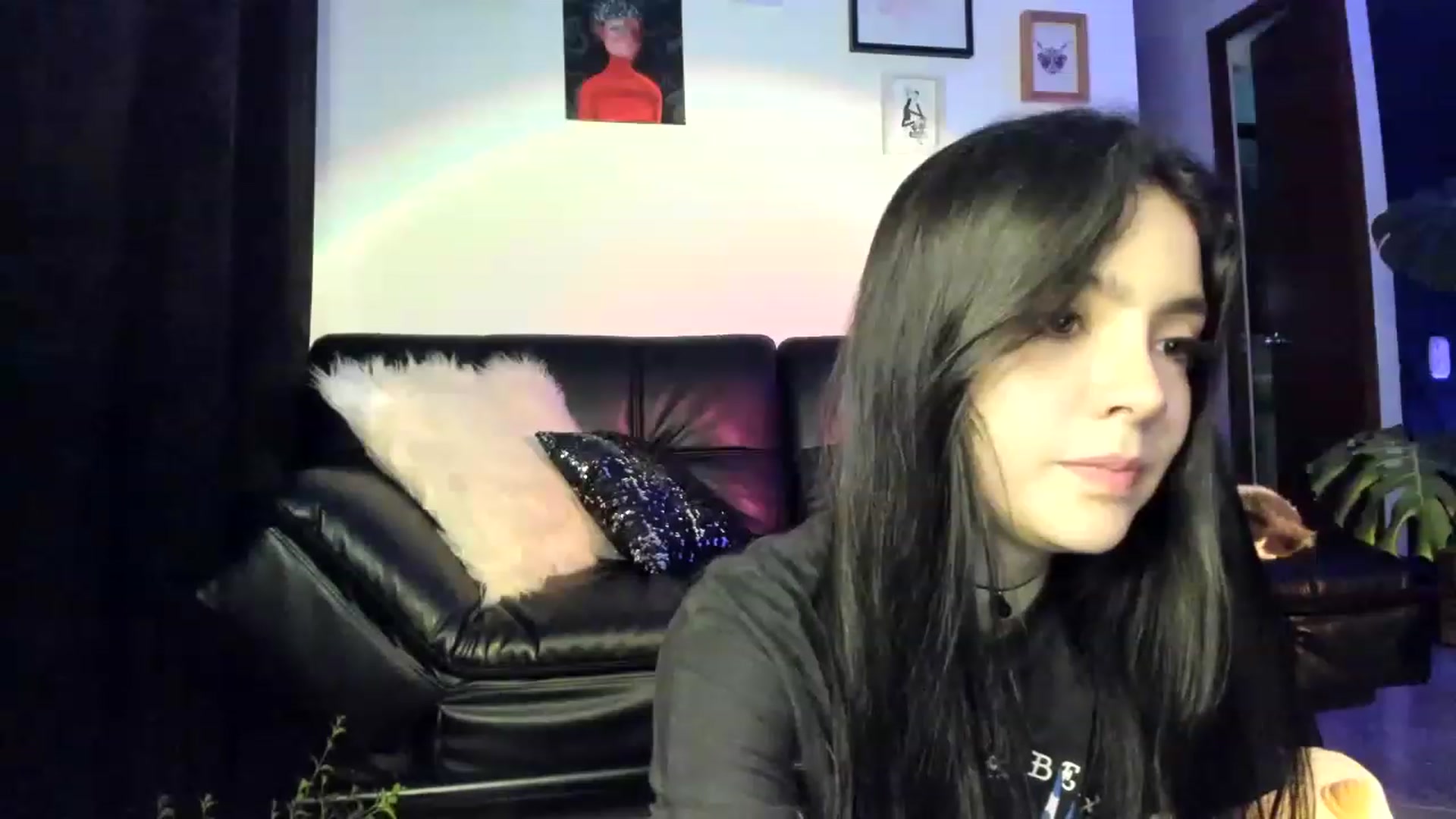 Gallery image thumbnail from lanaph's myfreecams stream on, 11/17/2022, 05:10 image 10 of 20