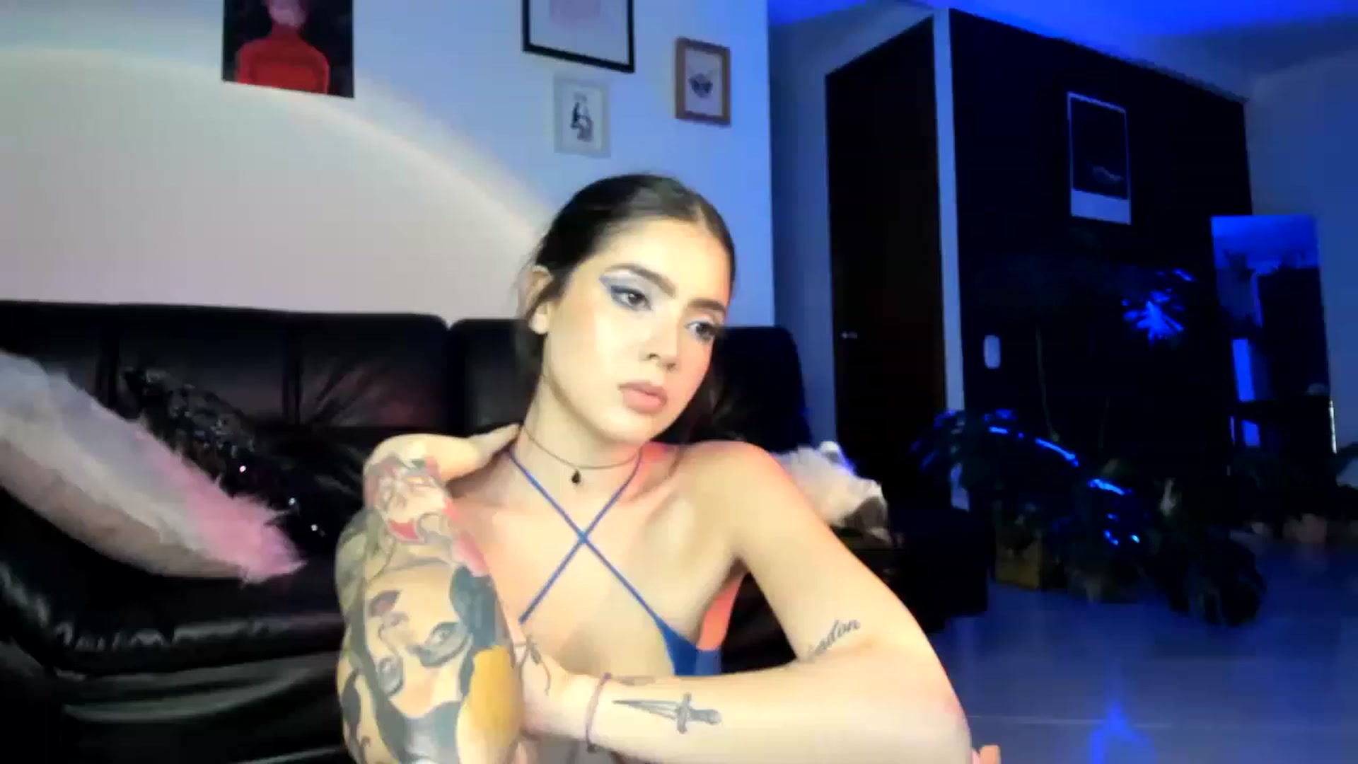 Gallery image thumbnail from lanaph's myfreecams stream on, 11/18/2022, 05:58 image 17 of 20