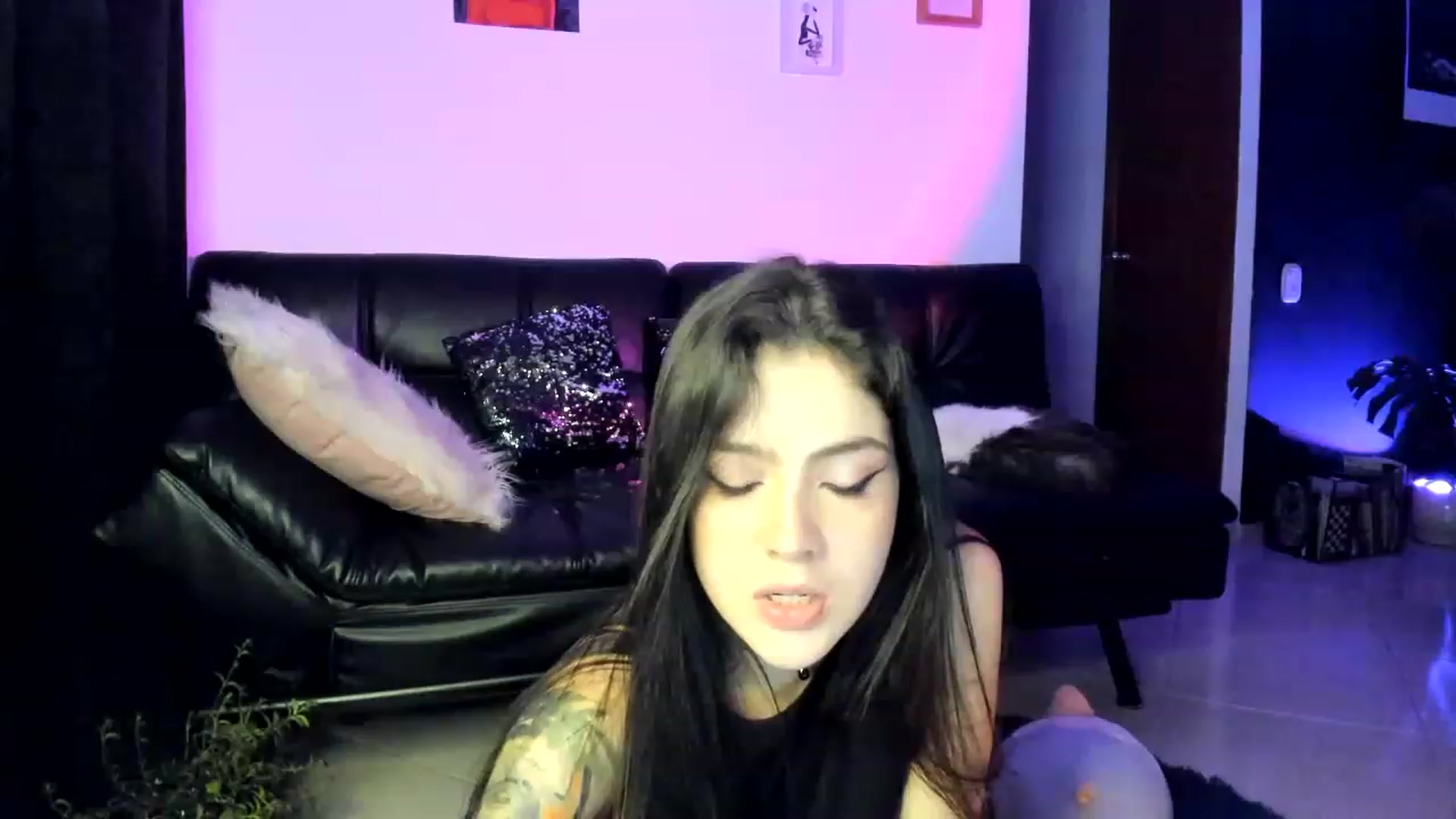 Gallery image thumbnail from lanaph's myfreecams stream on, 11/19/2022, 05:27 image 3 of 20