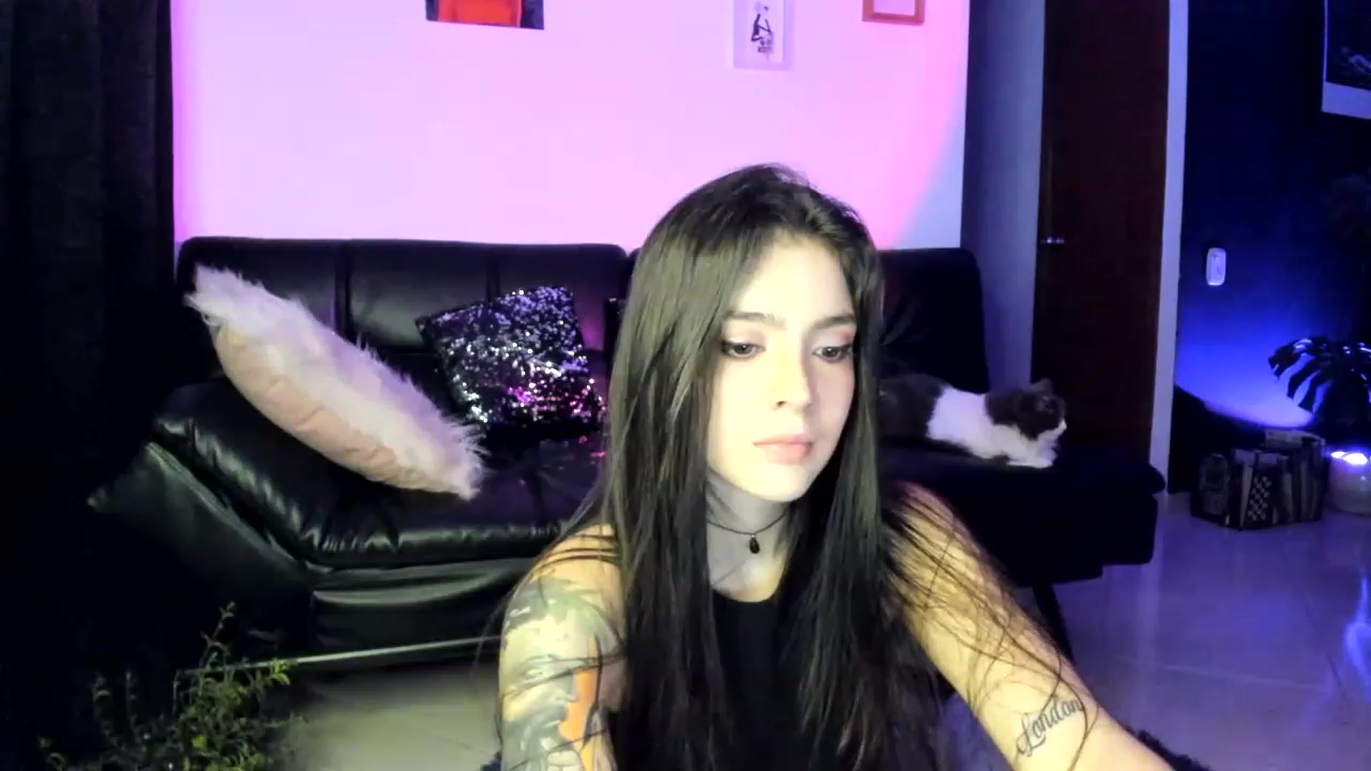 Gallery image thumbnail from lanaph's myfreecams stream on, 11/19/2022, 05:27 image 20 of 20