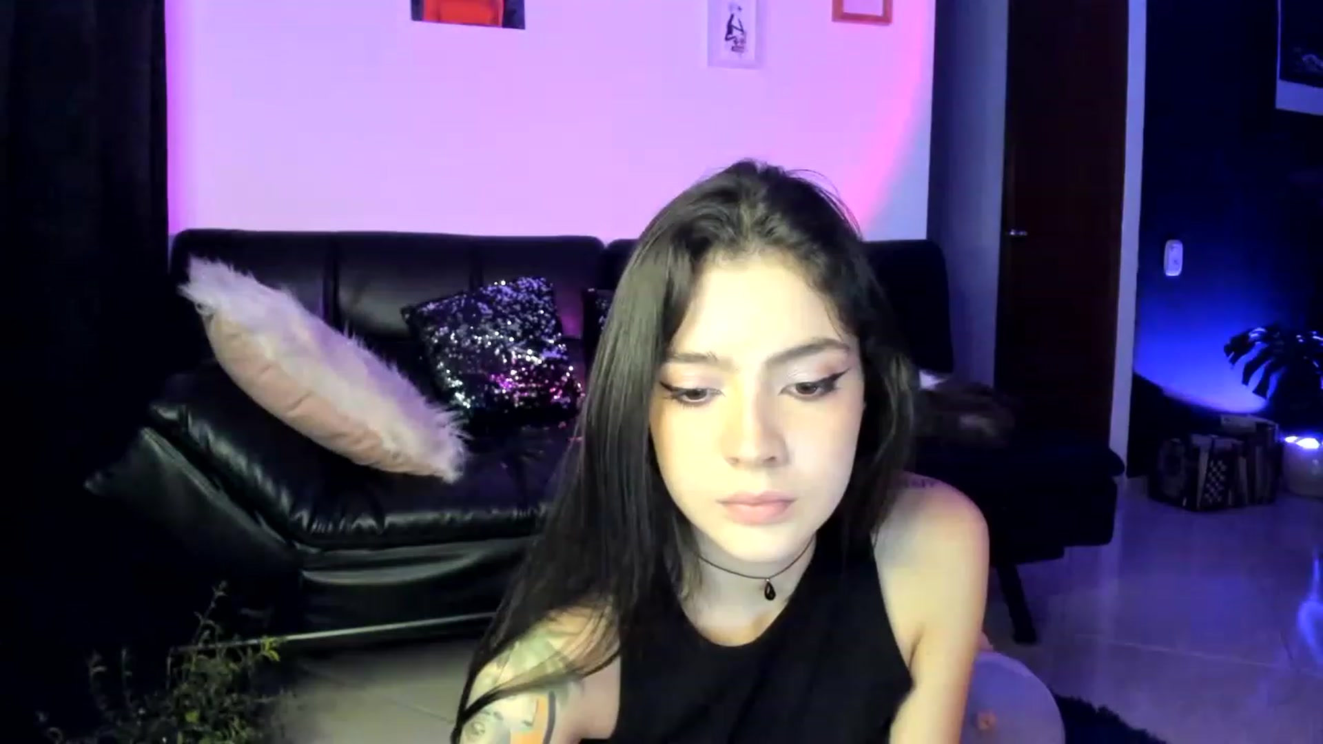 Gallery image thumbnail from lanaph's myfreecams stream on, 11/19/2022, 05:27 image 8 of 20