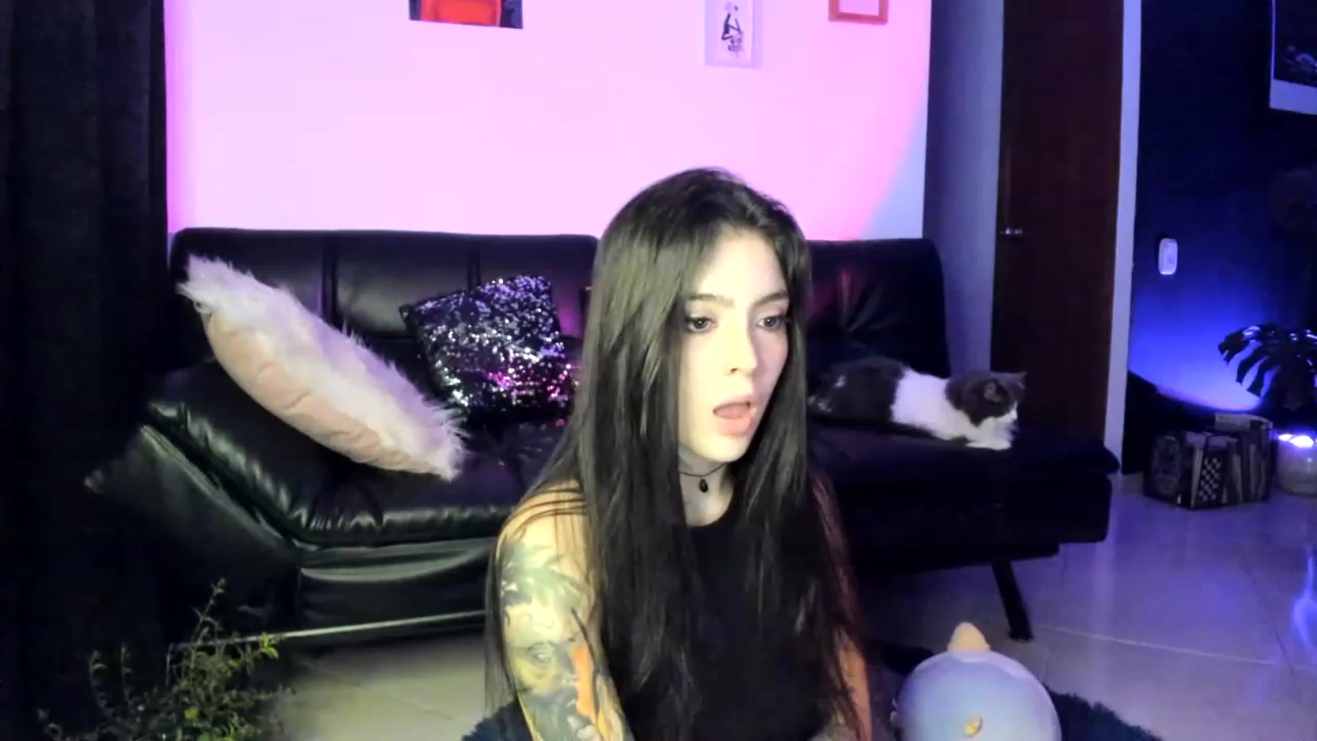 Gallery image thumbnail from lanaph's myfreecams stream on, 11/19/2022, 05:27 image 18 of 20