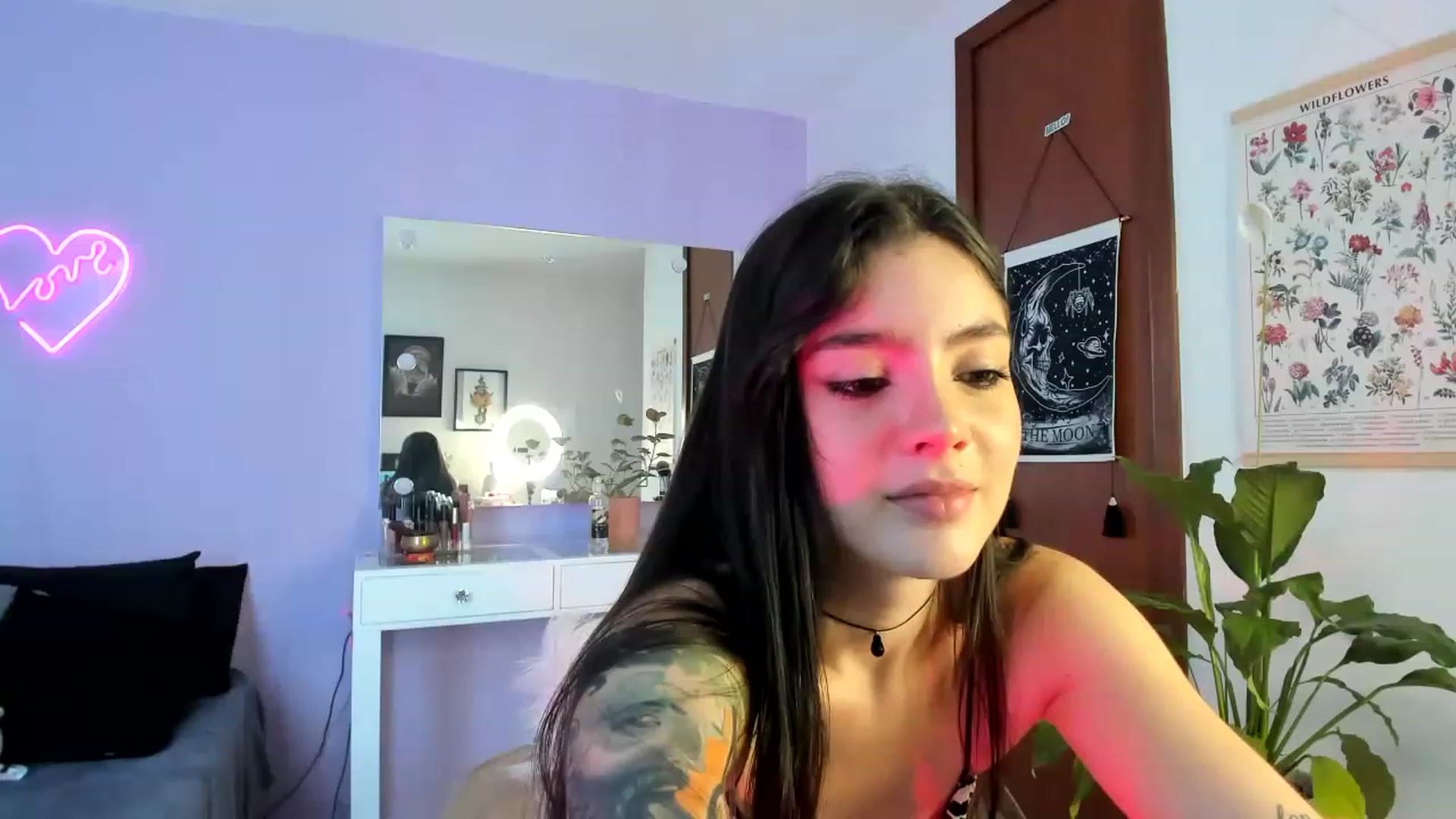Gallery image thumbnail from lanaph's myfreecams stream on, 11/22/2022, 18:49 image 20 of 20