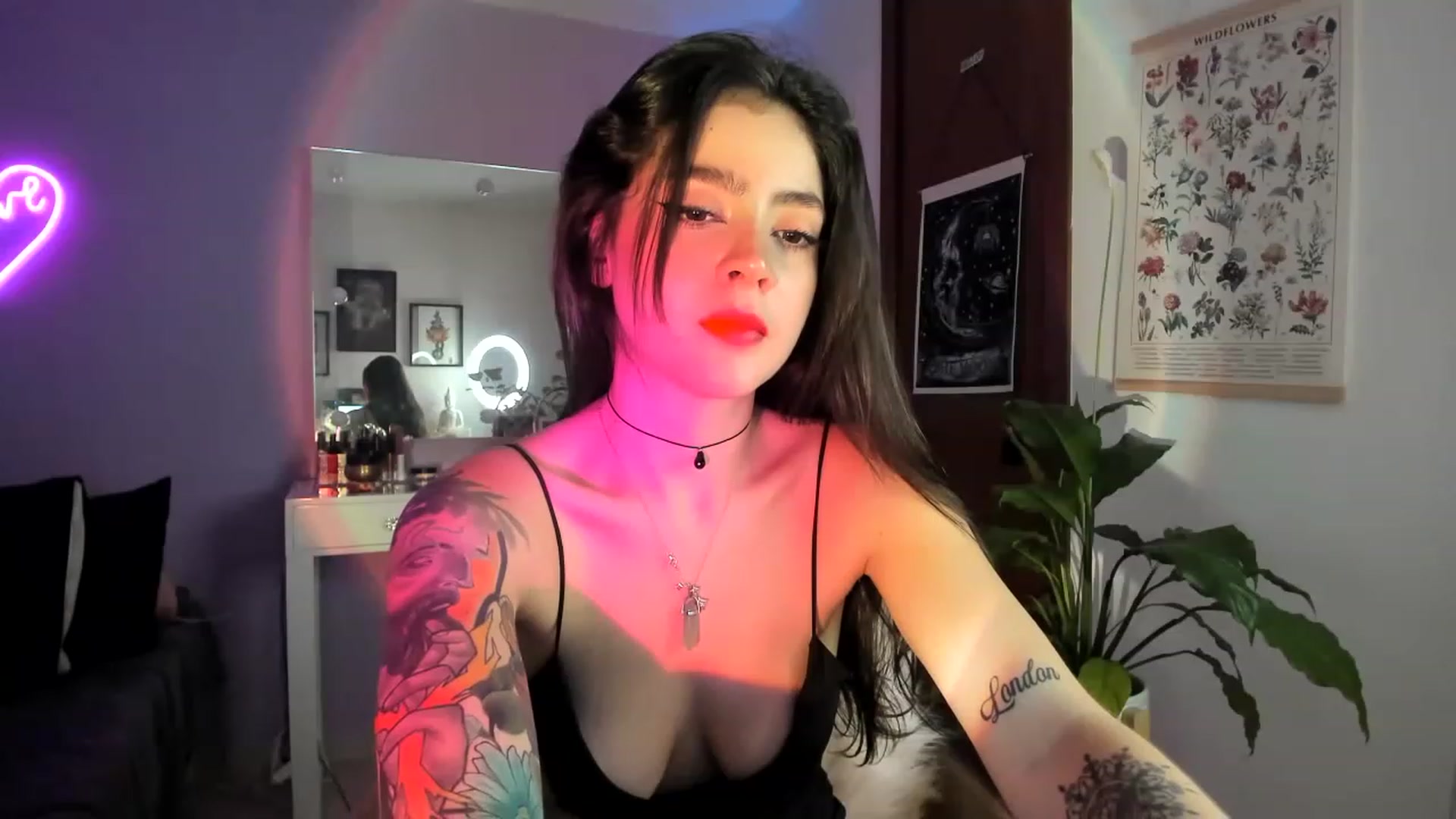 Gallery image thumbnail from lanaph's myfreecams stream on, 11/29/2022, 05:03 image 20 of 20