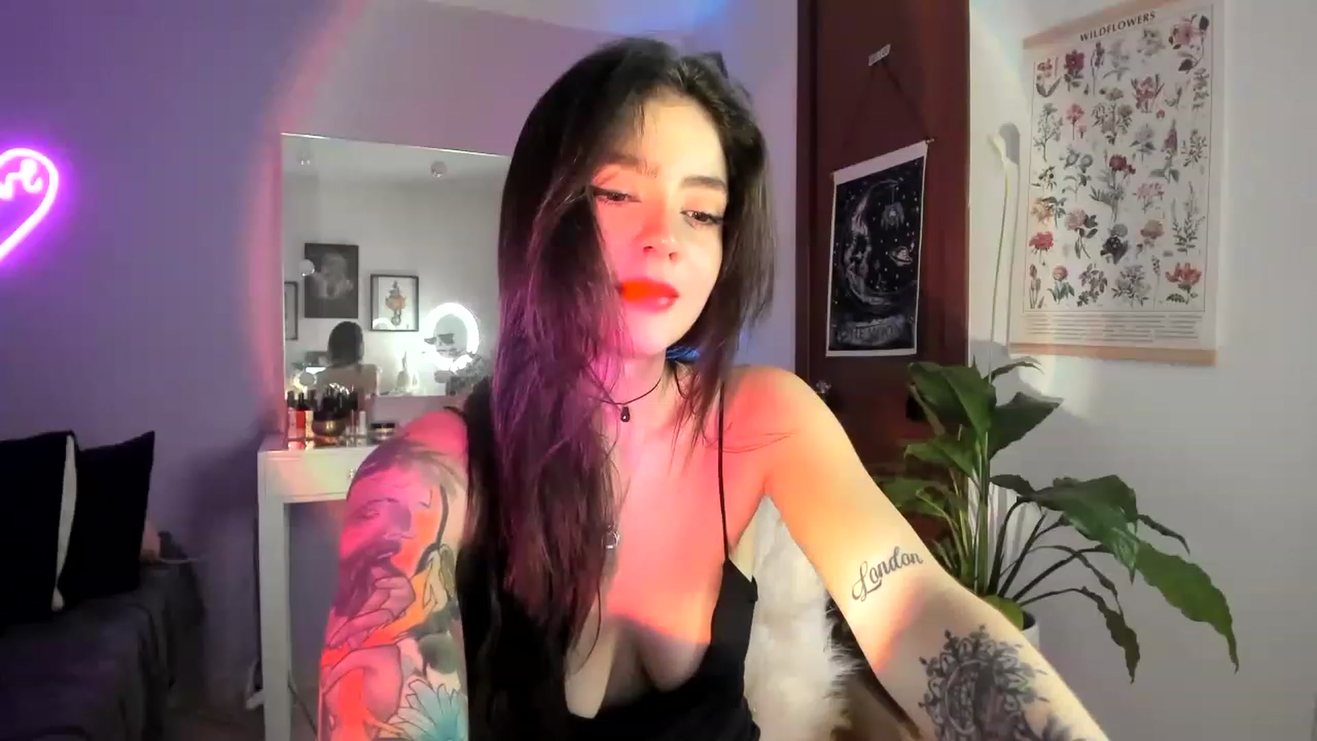 Gallery image thumbnail from lanaph's myfreecams stream on, 11/29/2022, 05:03 image 18 of 20