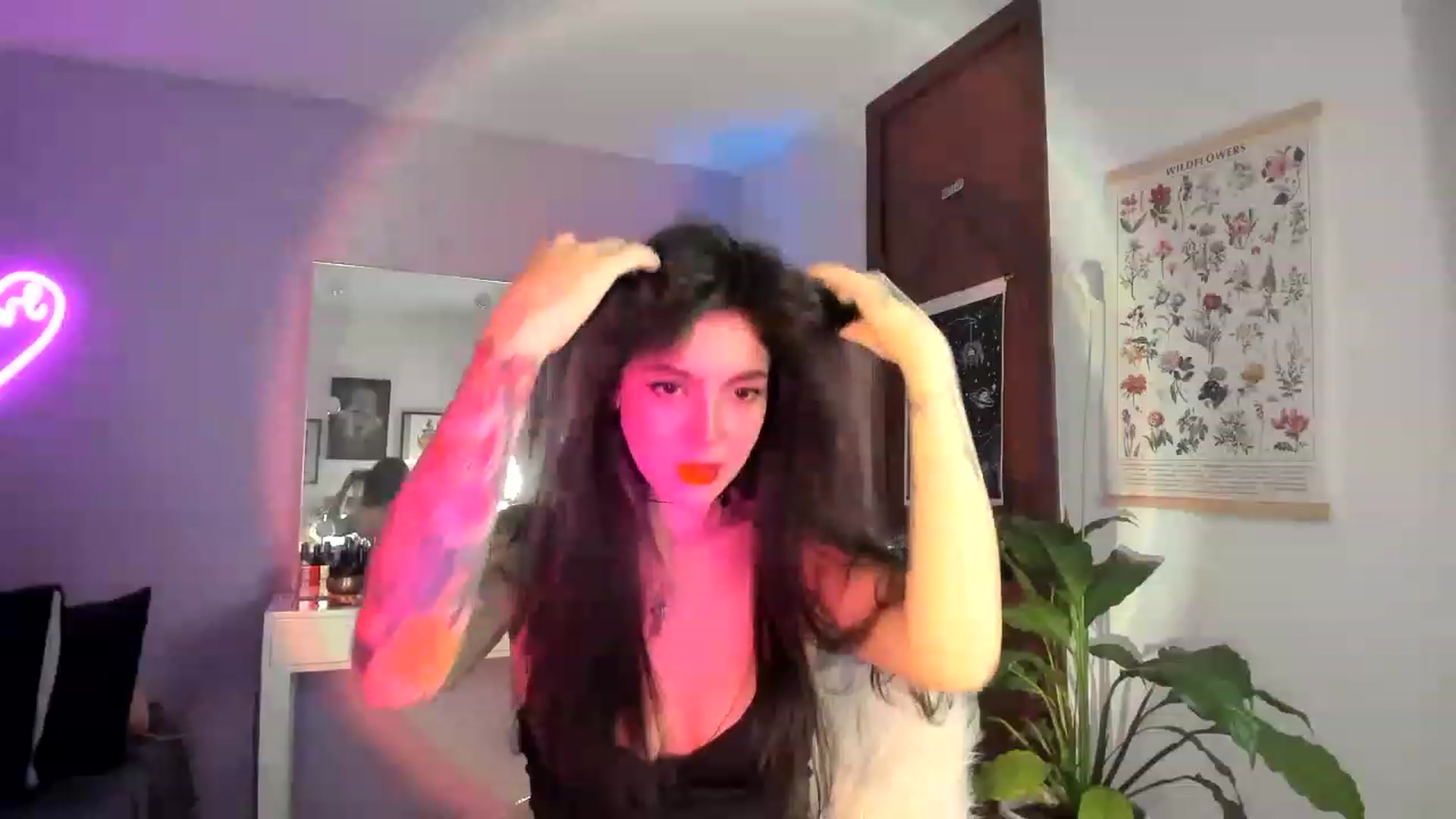 Gallery image thumbnail from lanaph's myfreecams stream on, 11/29/2022, 05:03 image 9 of 20