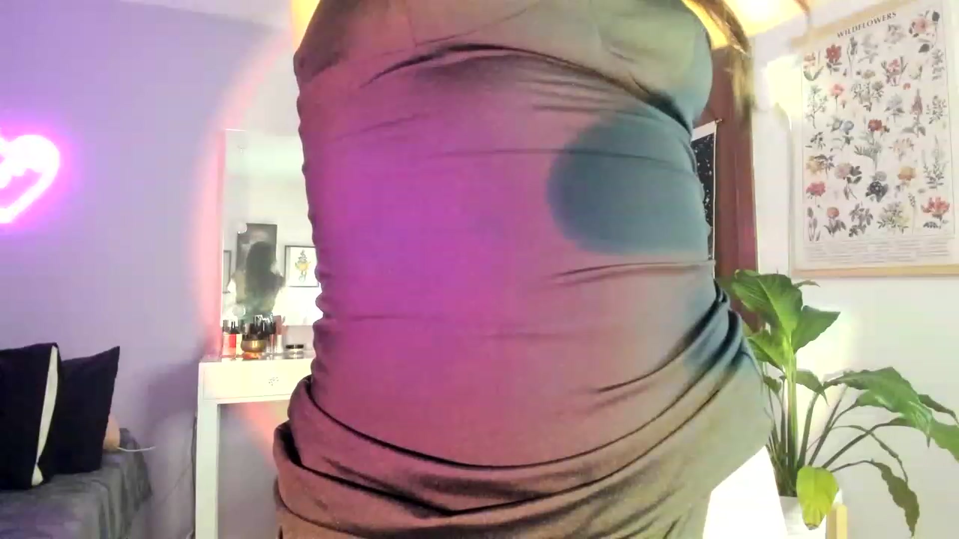 Gallery image thumbnail from lanaph's myfreecams stream on, 11/29/2022, 05:03 image 6 of 20