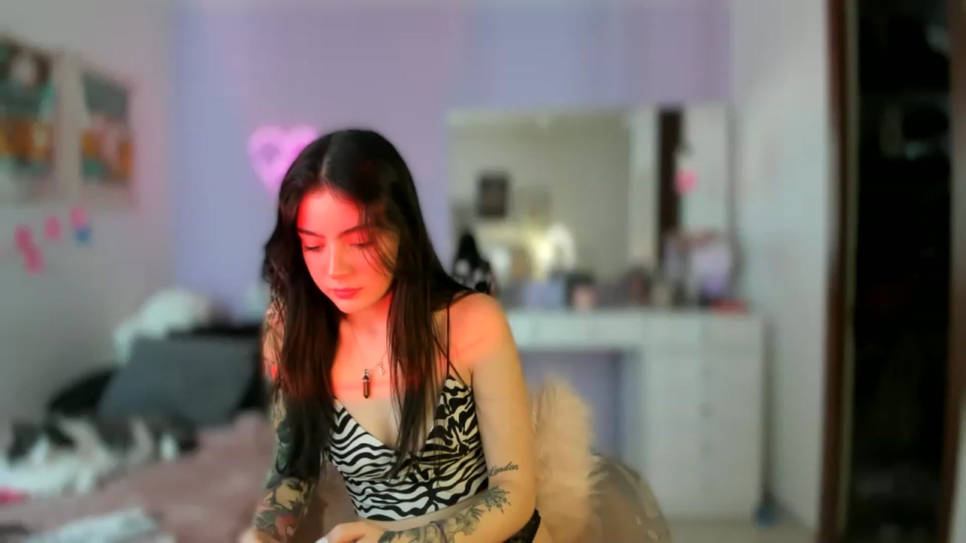 Gallery image thumbnail from lanaph's myfreecams stream on, 12/23/2022, 17:32 image 1 of 20