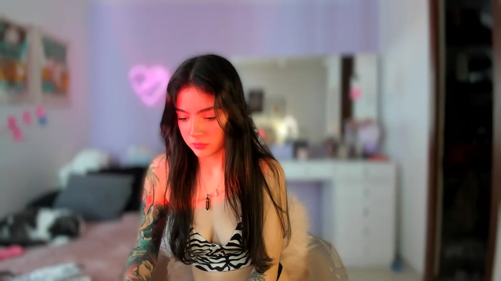 Gallery image thumbnail from lanaph's myfreecams stream on, 12/23/2022, 17:32 image 8 of 20