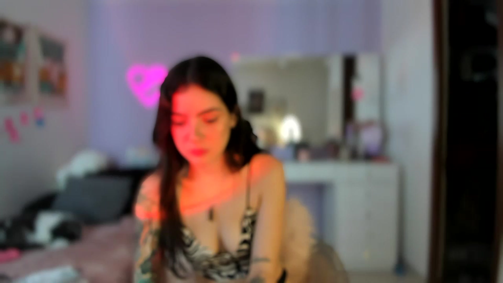 Gallery image thumbnail from lanaph's myfreecams stream on, 12/23/2022, 17:32 image 14 of 20