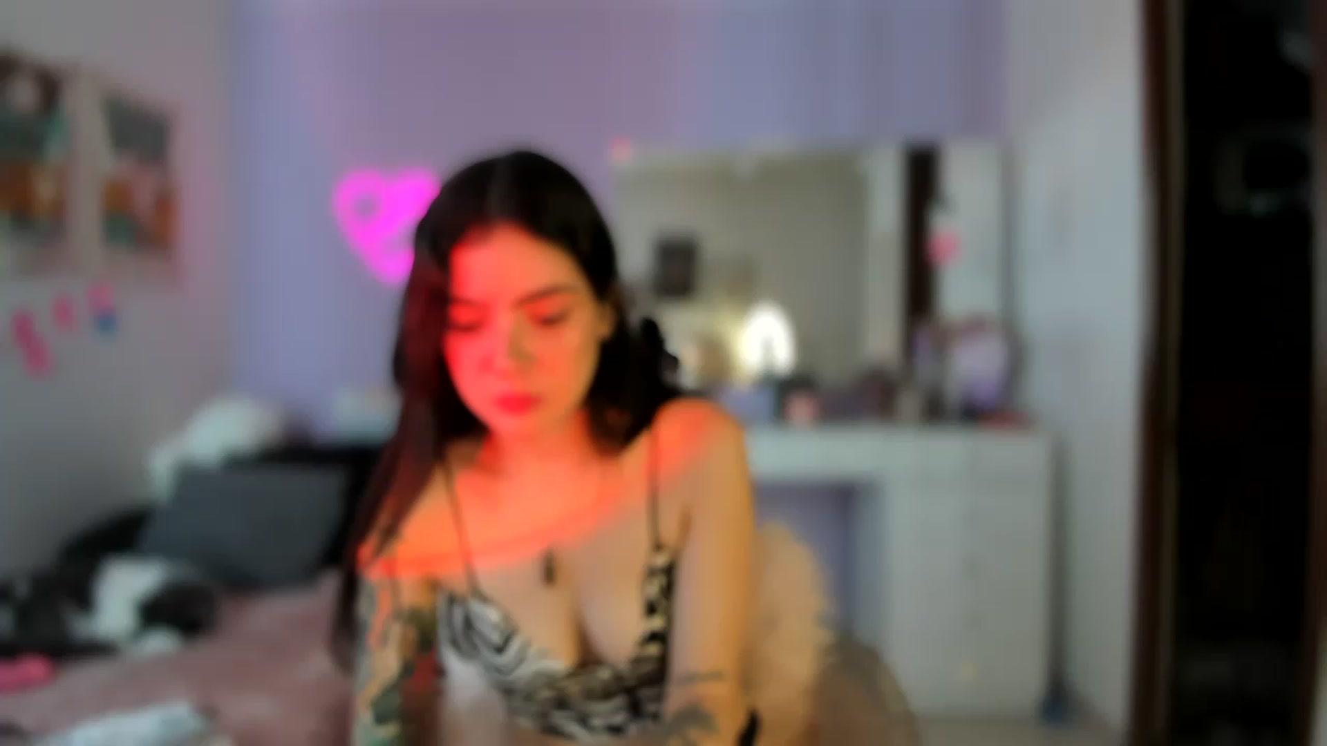 Gallery image thumbnail from lanaph's myfreecams stream on, 12/23/2022, 17:32 image 15 of 20