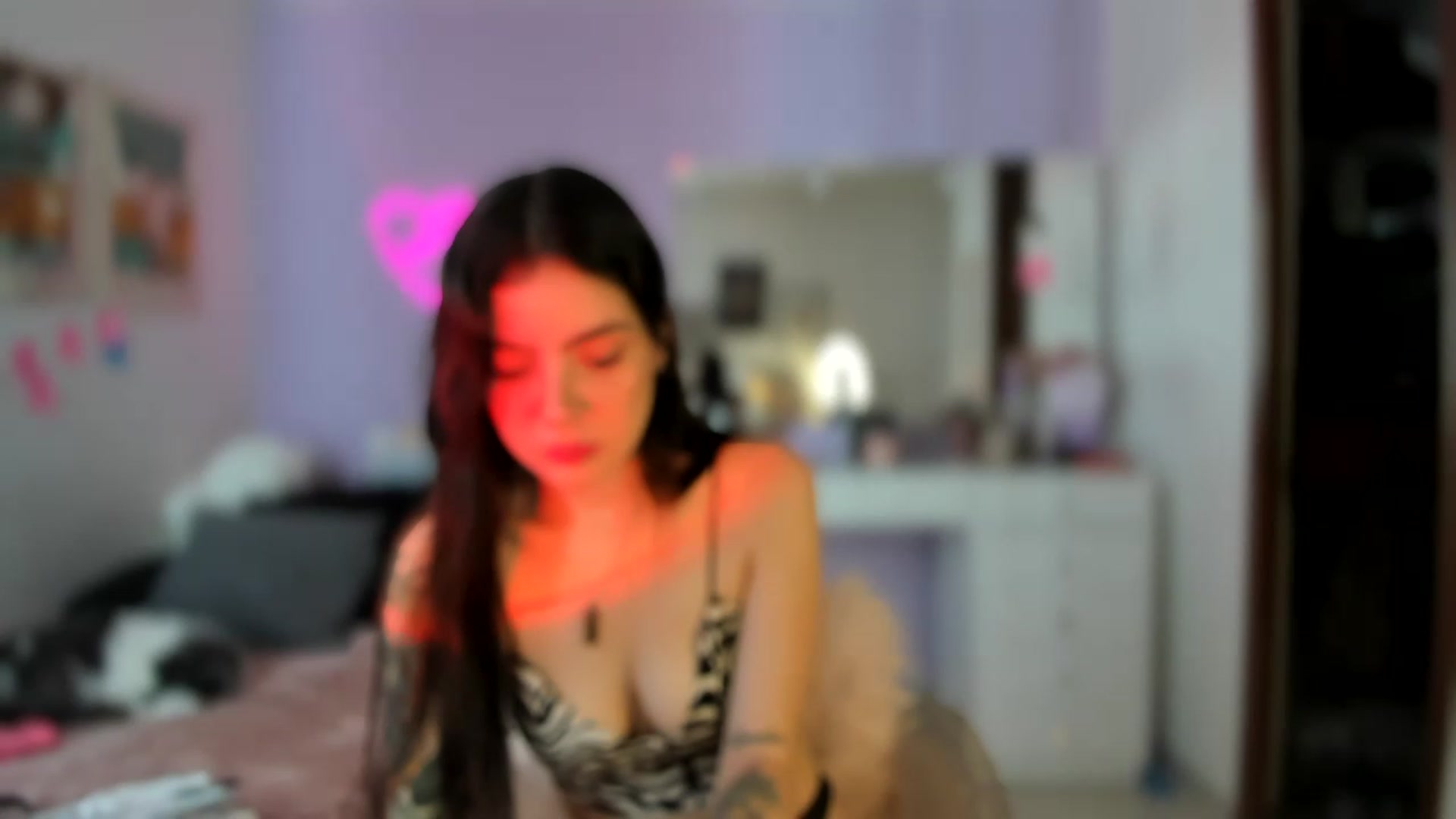 Gallery image thumbnail from lanaph's myfreecams stream on, 12/23/2022, 17:32 image 19 of 20