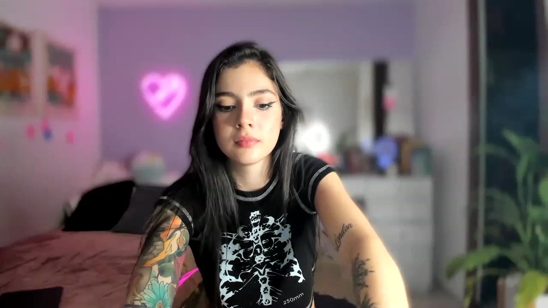 Gallery image thumbnail from lanaph's myfreecams stream on, 03/02/2023, 01:26 image 18 of 20