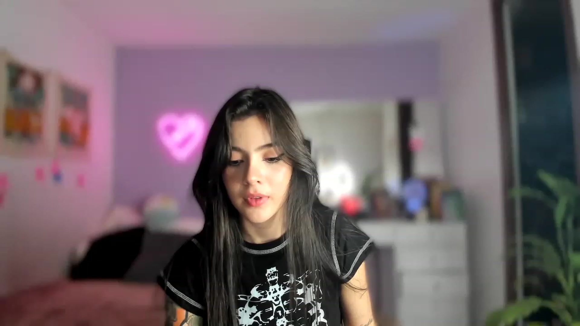 Gallery image thumbnail from lanaph's myfreecams stream on, 03/02/2023, 01:26 image 13 of 20
