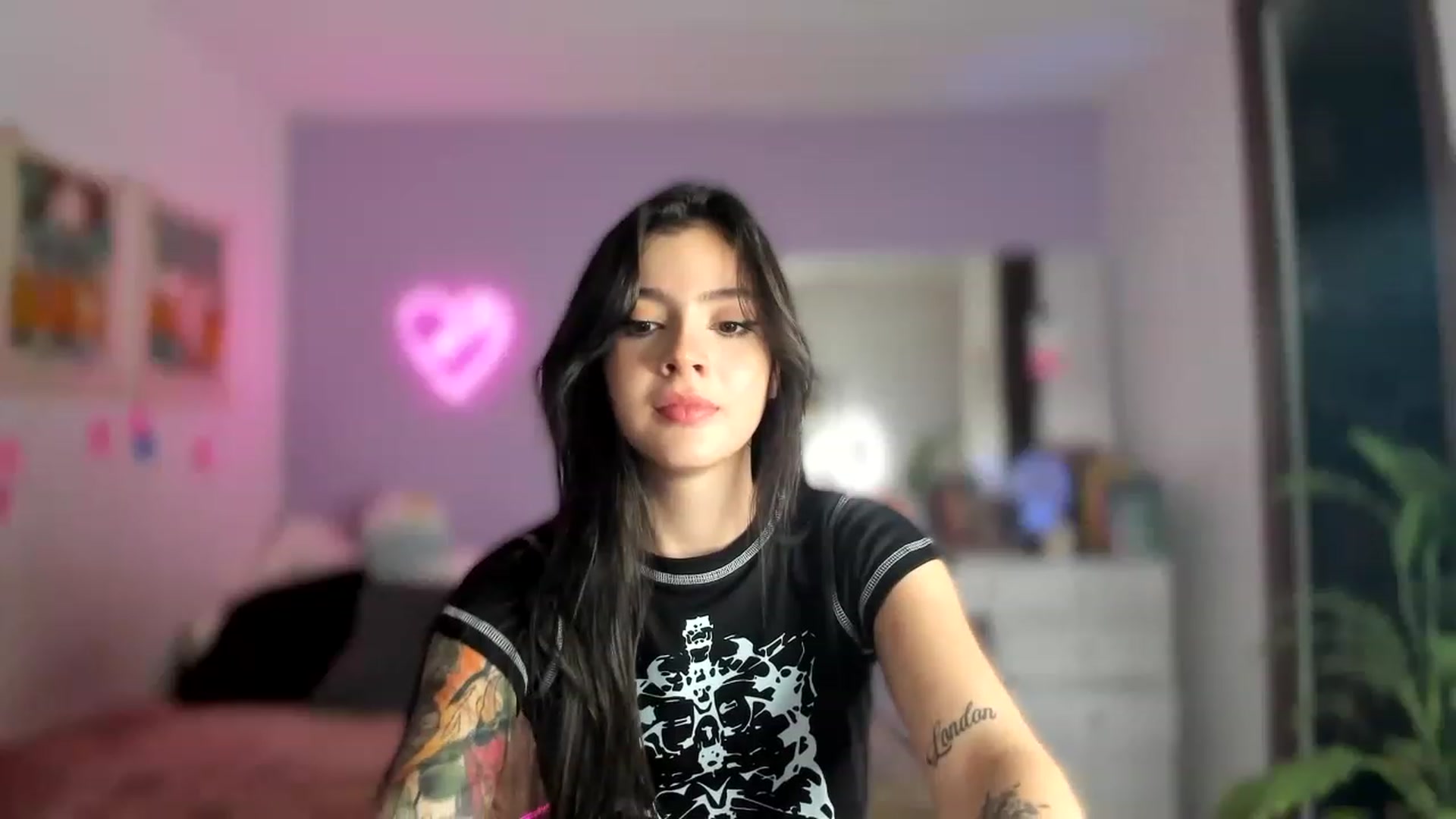 Gallery image thumbnail from lanaph's myfreecams stream on, 03/02/2023, 01:26 image 11 of 20