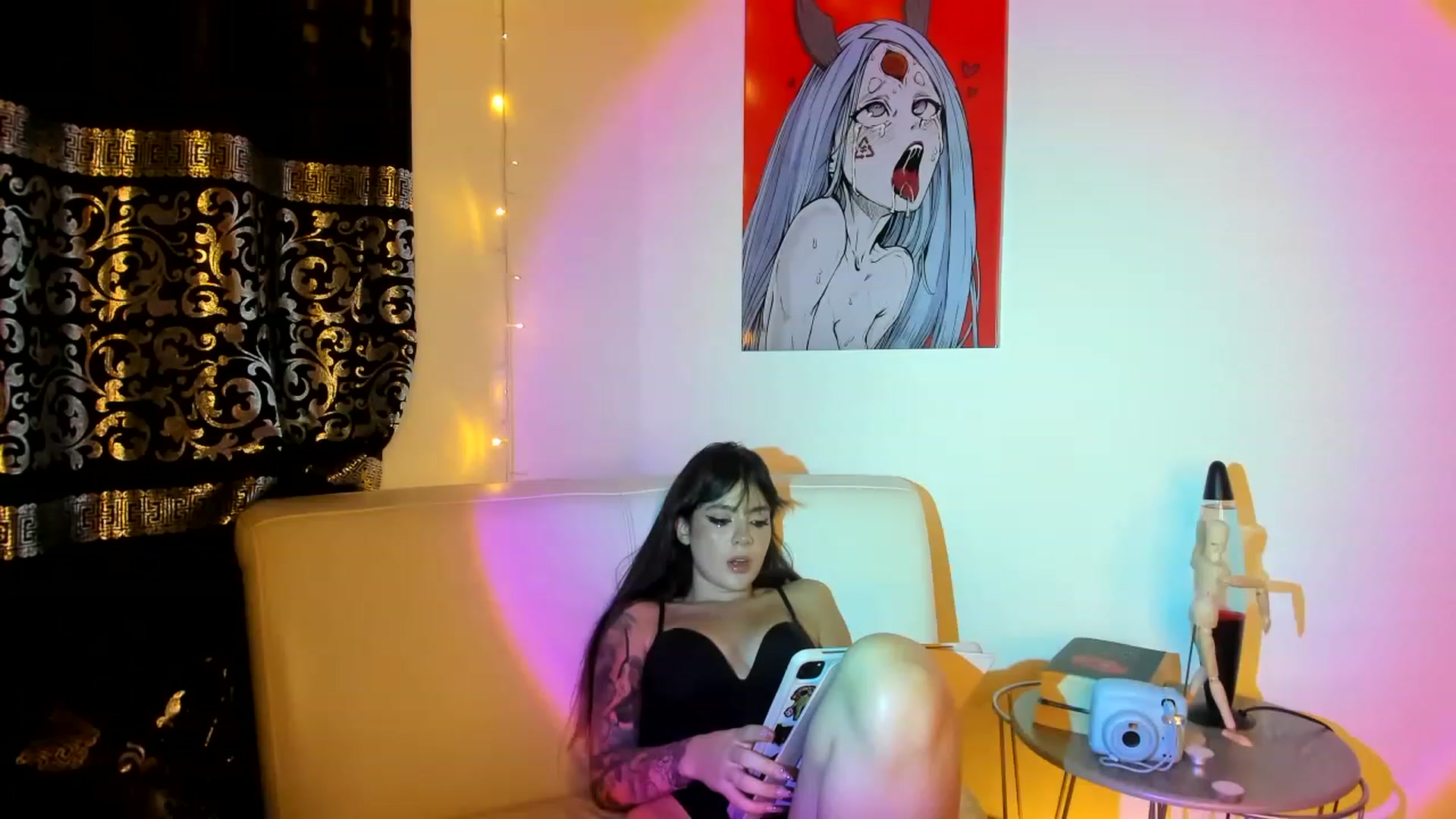 Gallery image thumbnail from lanaph's myfreecams stream on, 05/18/2023, 02:54 image 19 of 20