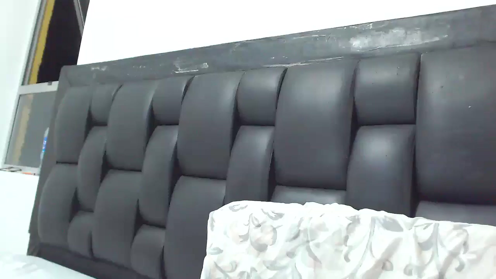 Gallery image thumbnail from lanawinters1's myfreecams stream on, 01/05/2025, 04:46 image 3 of 20