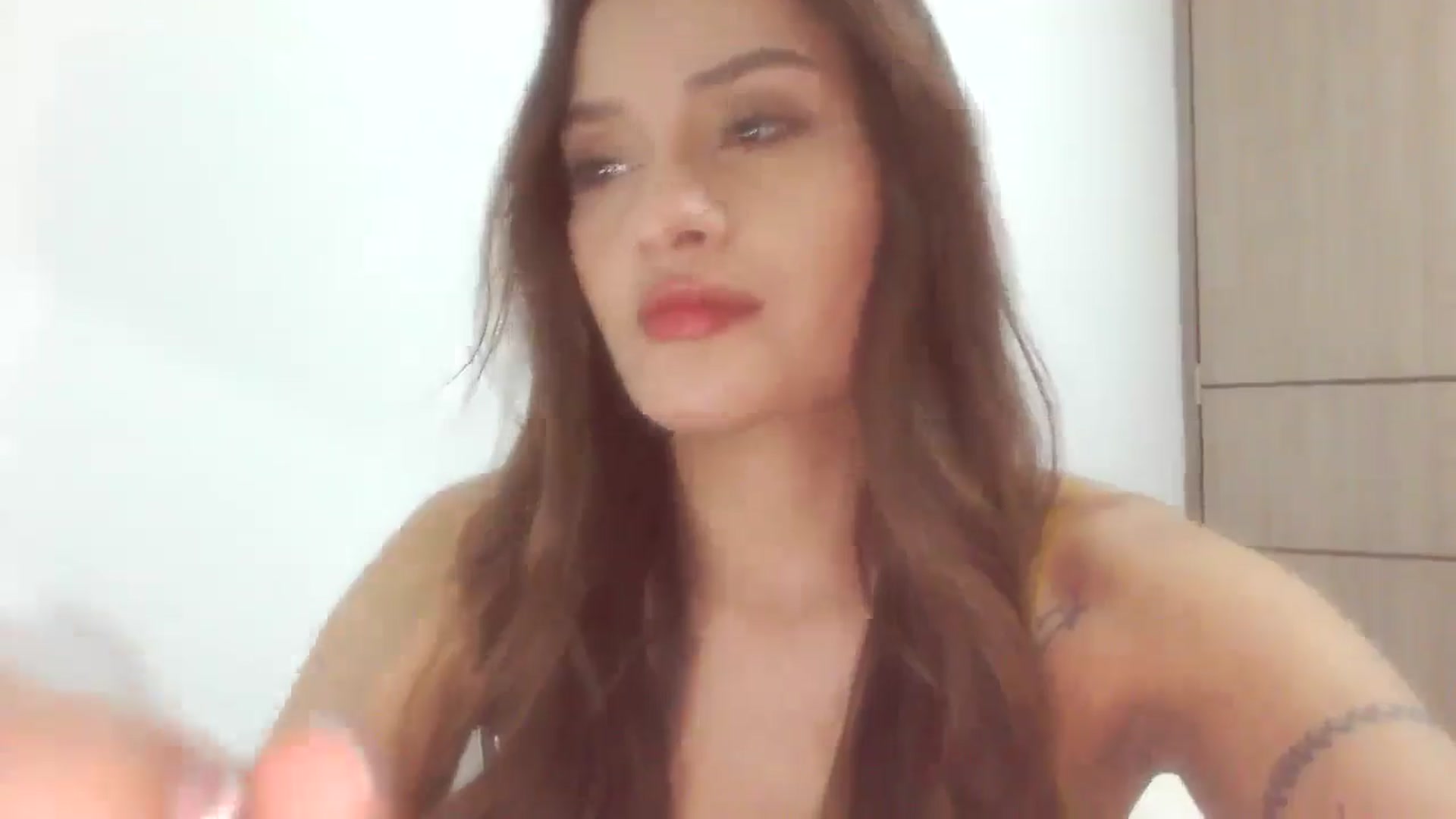 Gallery image thumbnail from lanawinters1's myfreecams stream on, 02/03/2025, 08:15 image 5 of 20