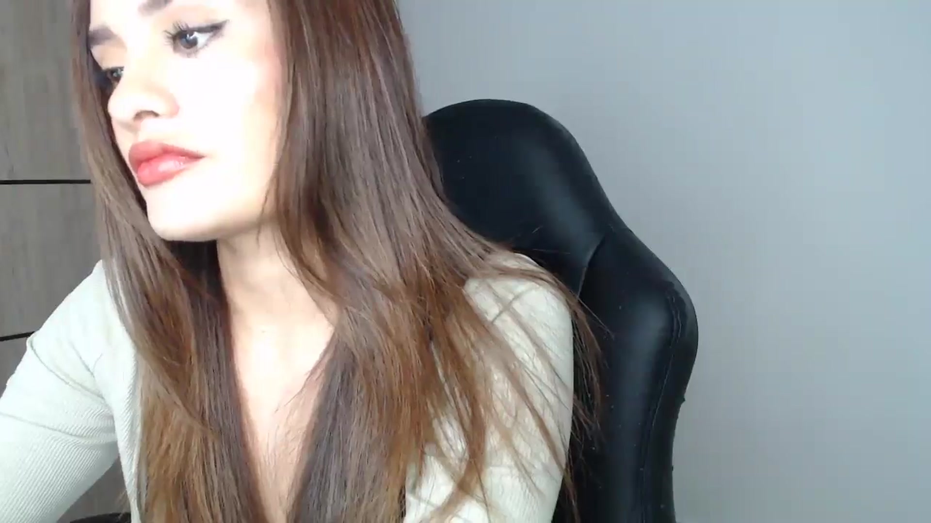 Gallery image thumbnail from lanawinters1's myfreecams stream on, 02/19/2025, 07:44 image 14 of 20