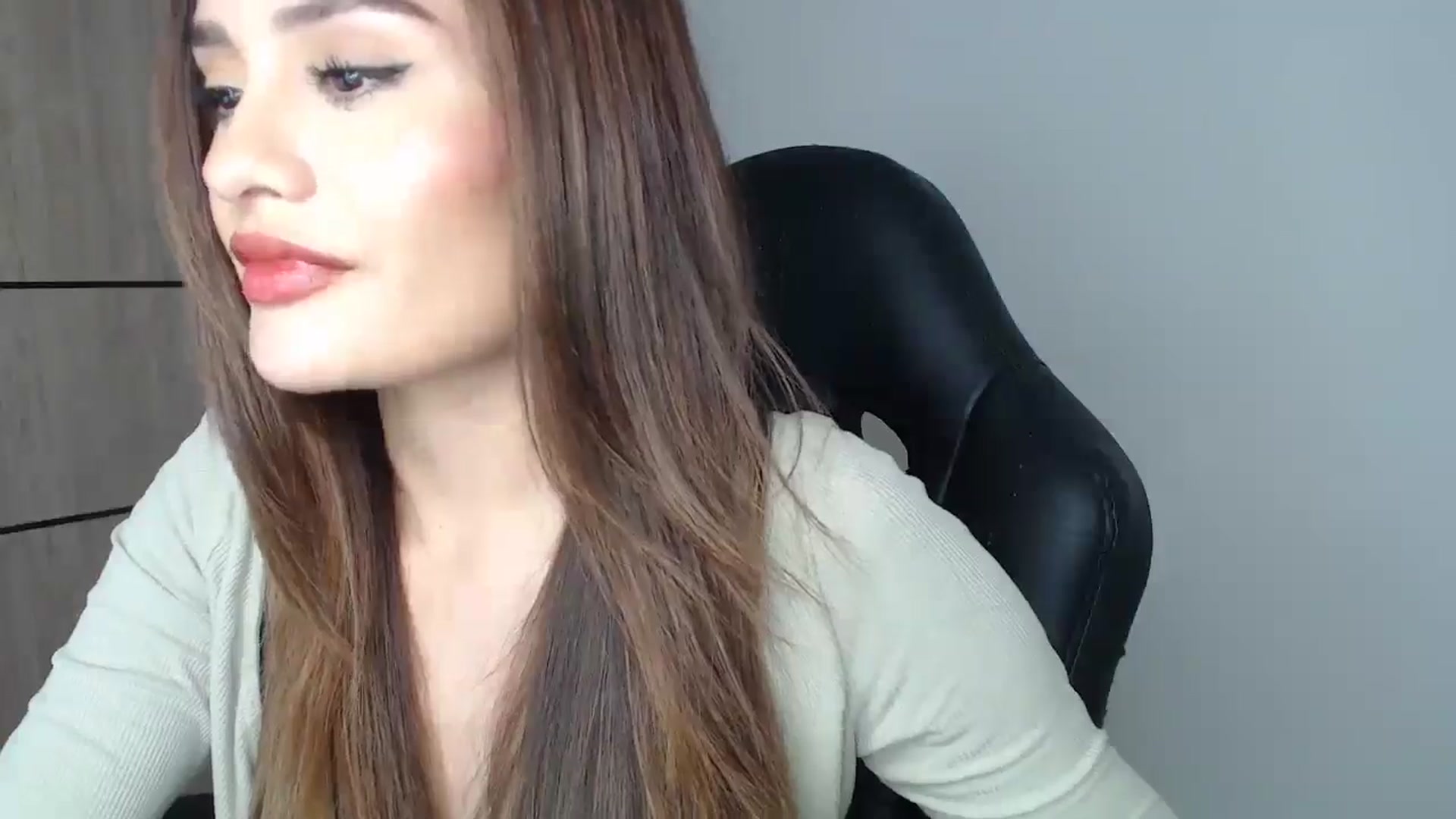 Gallery image thumbnail from lanawinters1's myfreecams stream on, 02/19/2025, 07:44 image 8 of 20