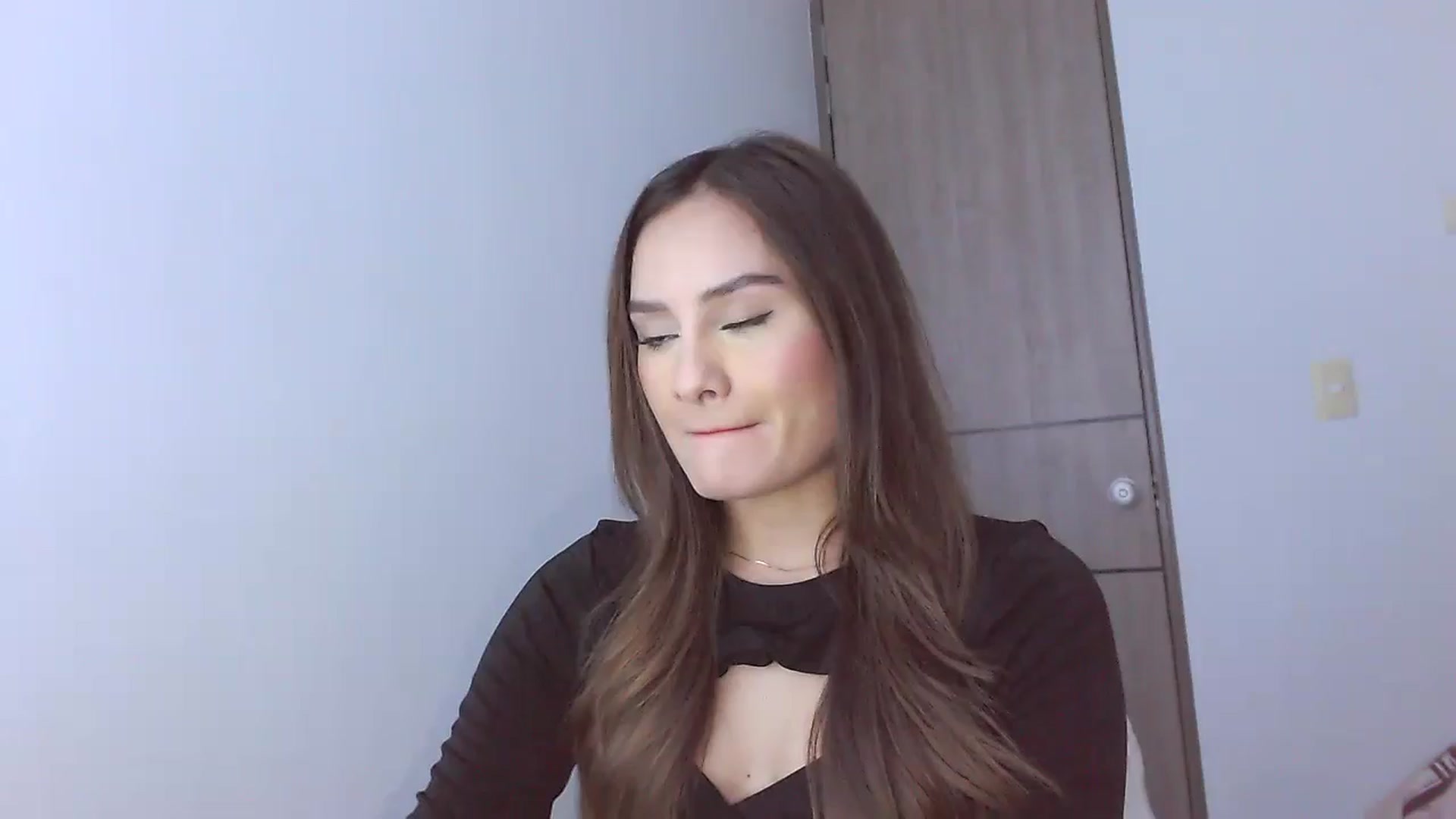 Gallery image thumbnail from lanawinters1's myfreecams stream on, 02/24/2025, 07:10 image 14 of 20
