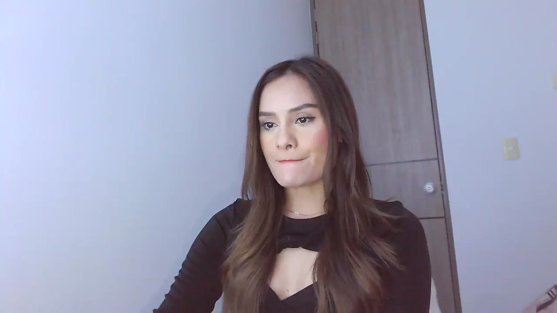 Gallery image thumbnail from lanawinters1's myfreecams stream on, 02/24/2025, 07:10 image 17 of 20