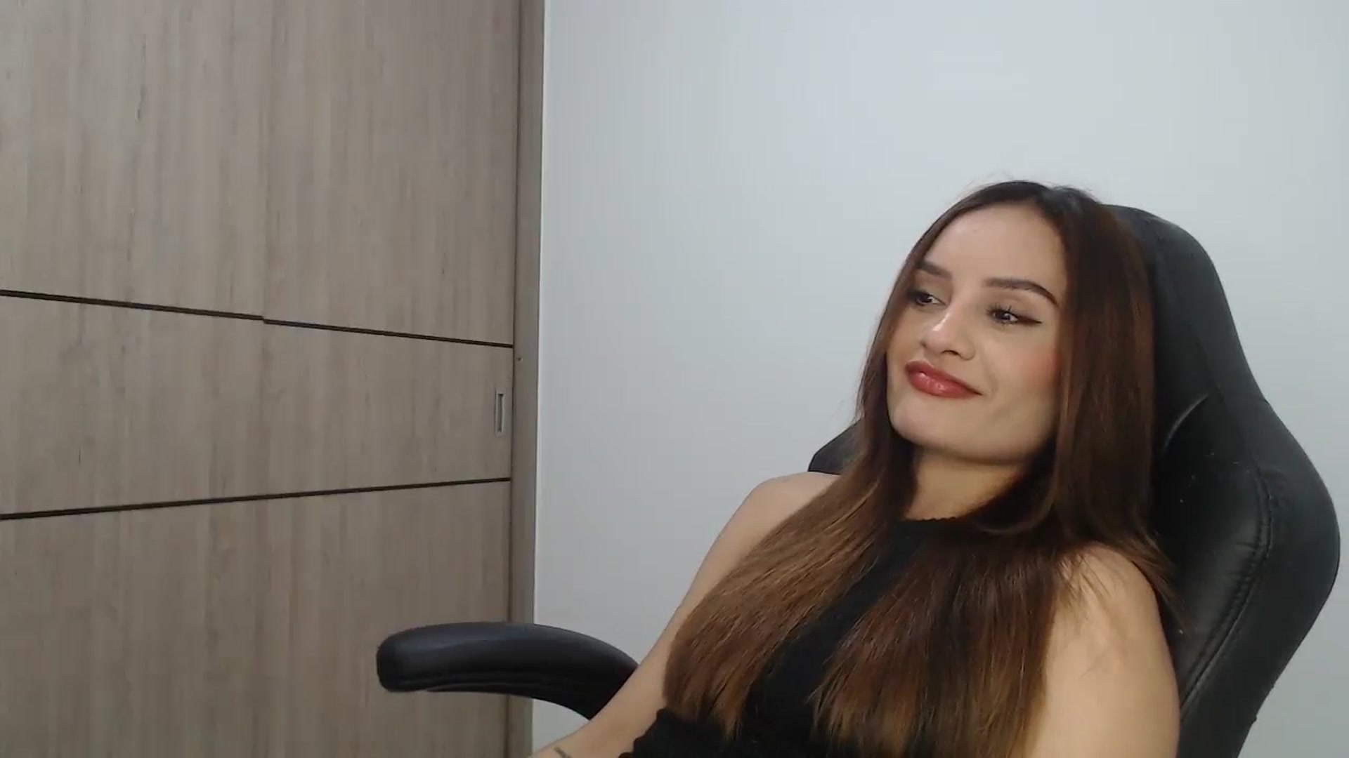 Gallery image thumbnail from lanawinters1's myfreecams stream on, 02/26/2025, 09:37 image 18 of 20
