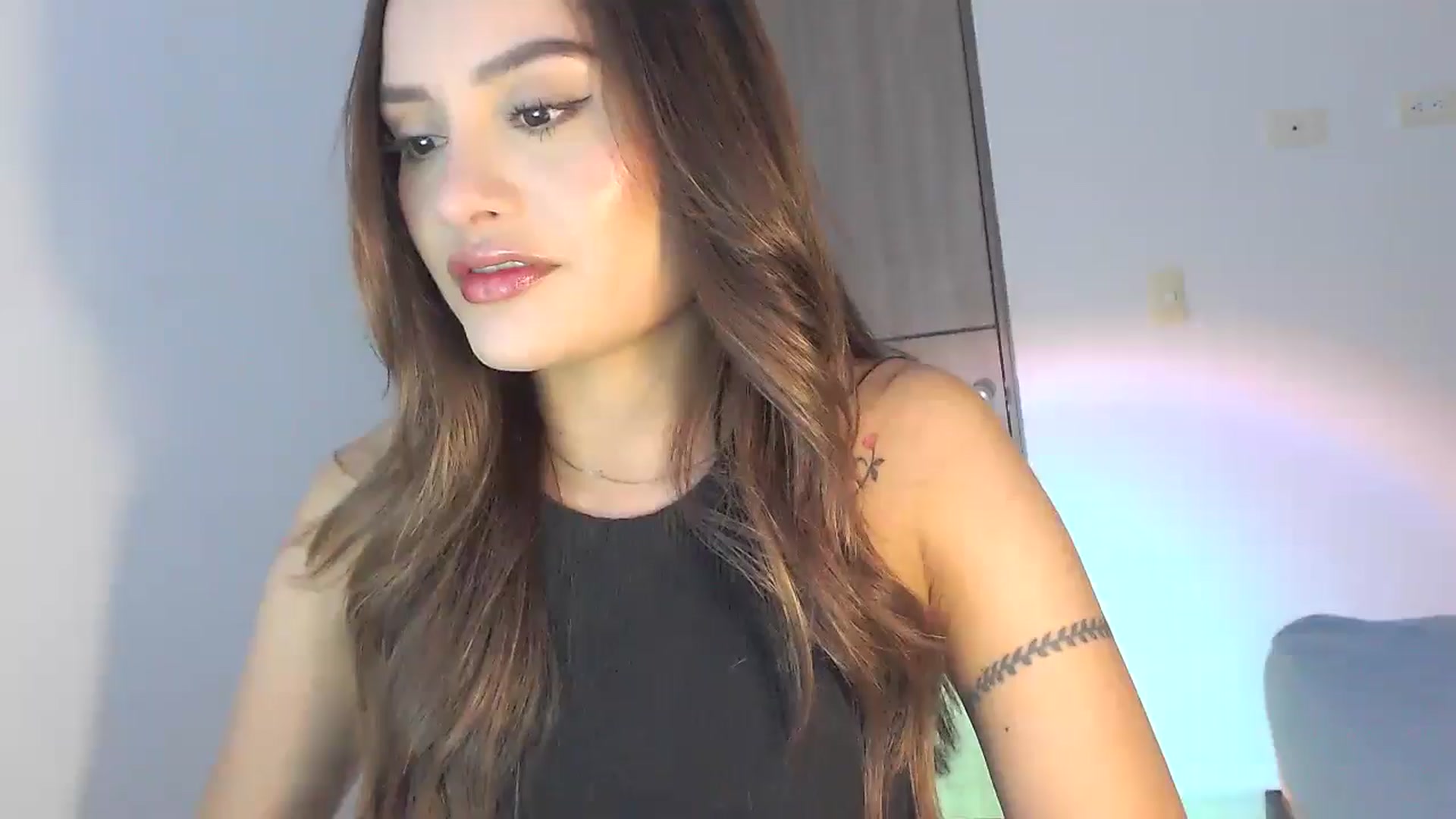 Gallery image thumbnail from lanawinters1's myfreecams stream on, 03/09/2025, 09:27 image 1 of 20