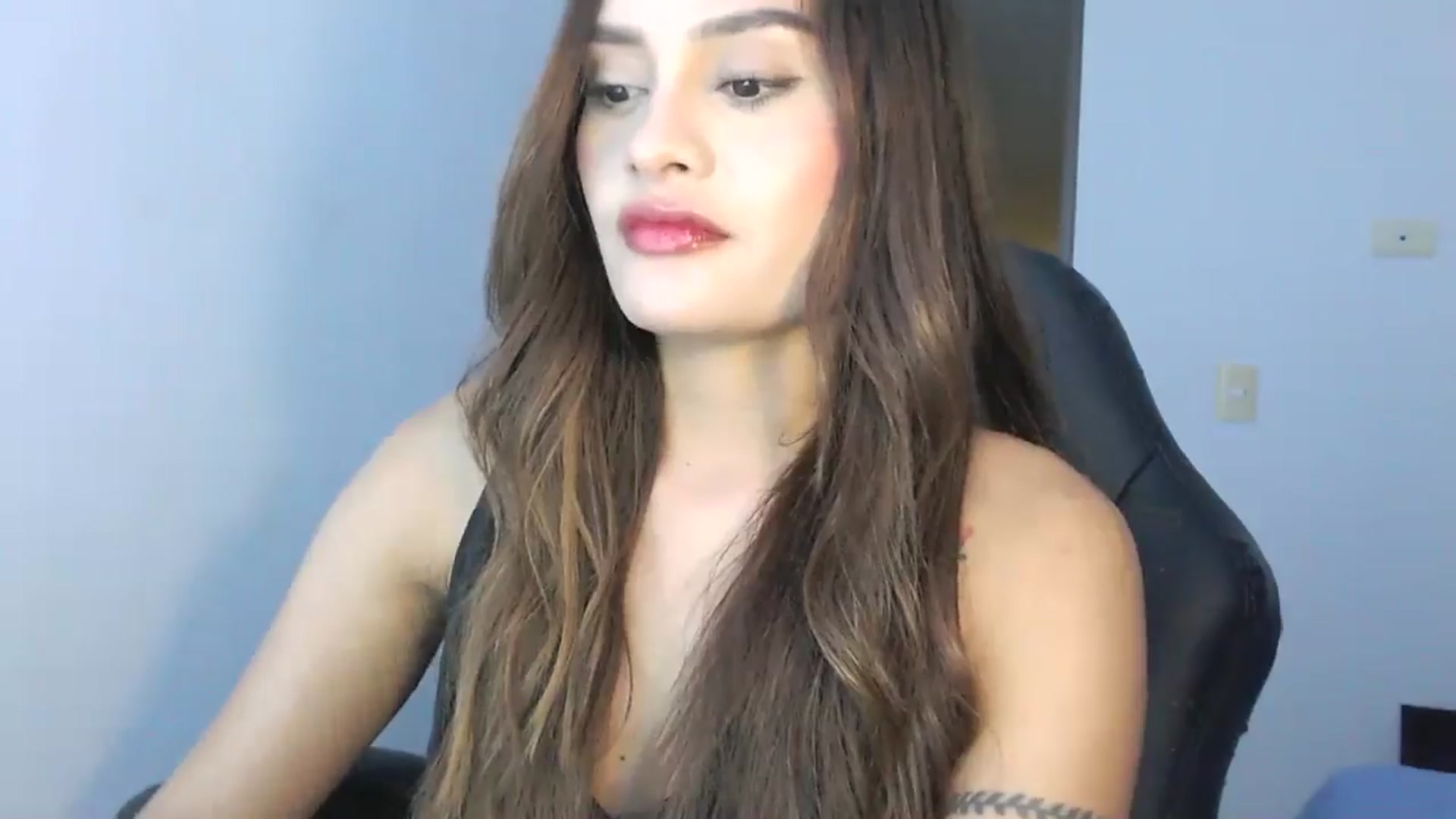 Gallery image thumbnail from lanawinters1's myfreecams stream on, 03/26/2025, 08:38 image 8 of 20