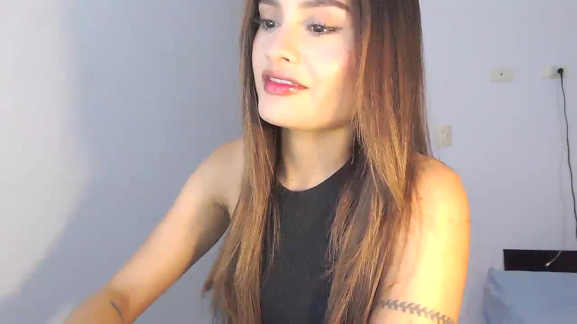 Gallery image thumbnail from lanawinters1's myfreecams stream on, 03/31/2025, 08:46 image 12 of 20