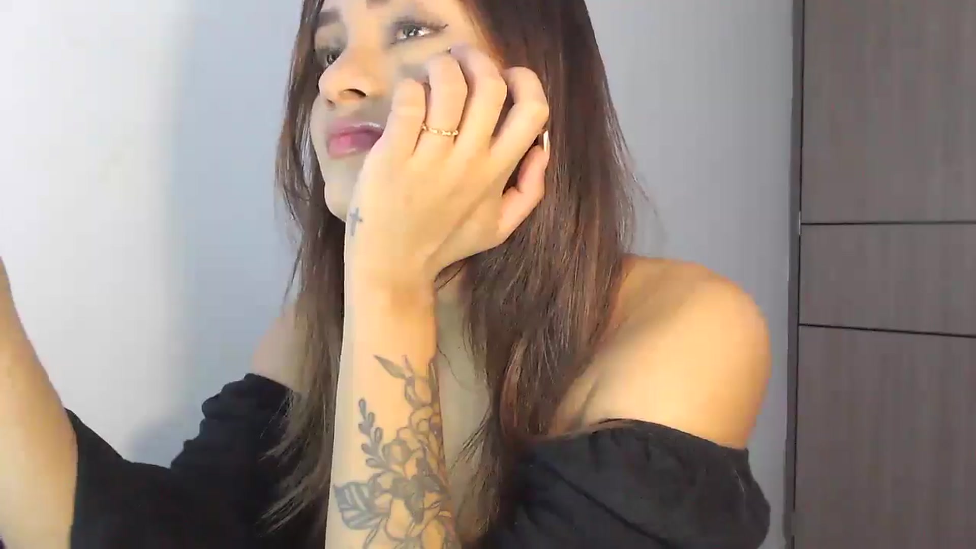 Gallery image thumbnail from lanawinters1's myfreecams stream on, 04/06/2025, 14:23 image 3 of 20