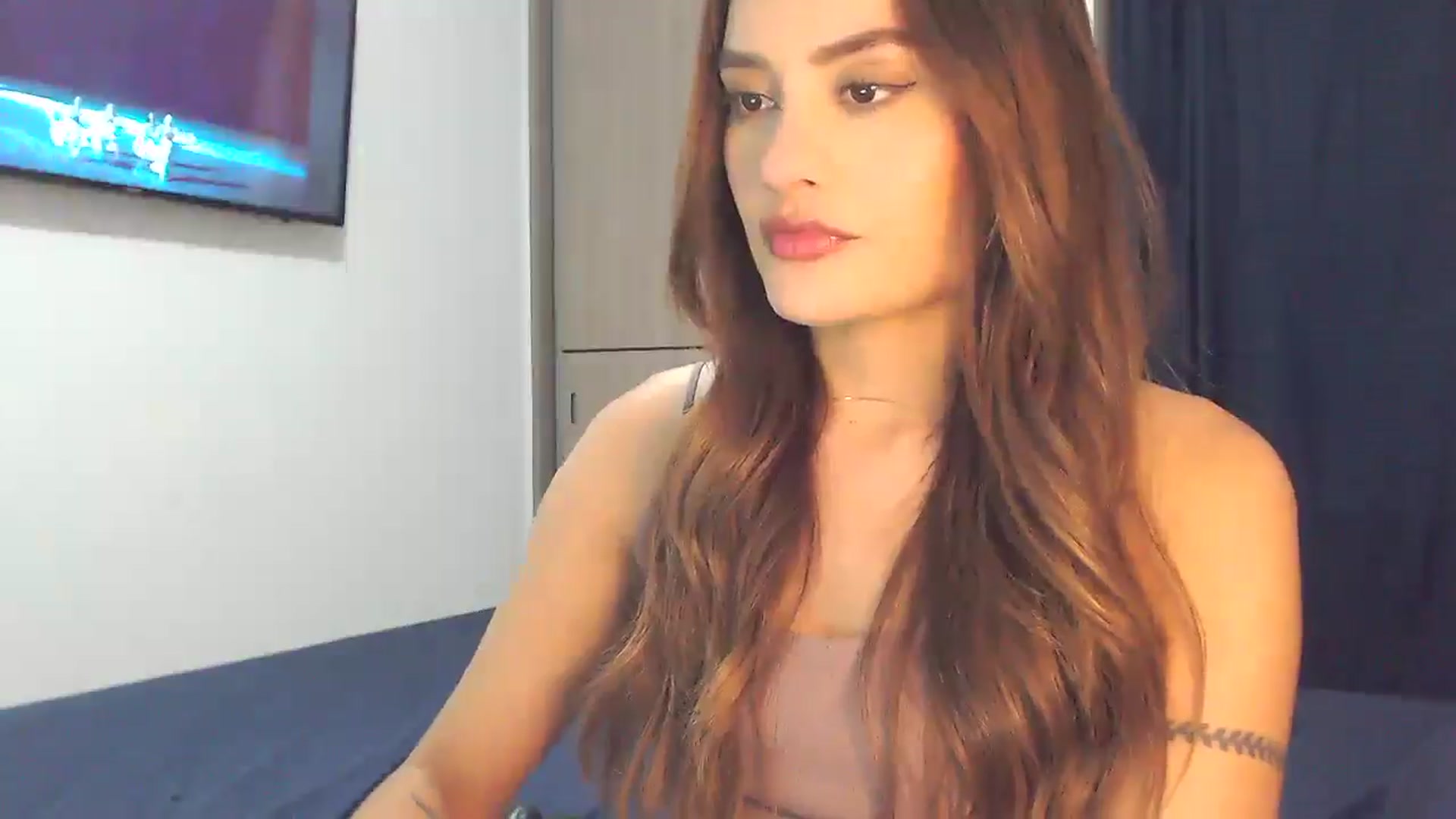 Gallery image thumbnail from lanawinters1's myfreecams stream on, 04/11/2025, 10:46 image 8 of 20
