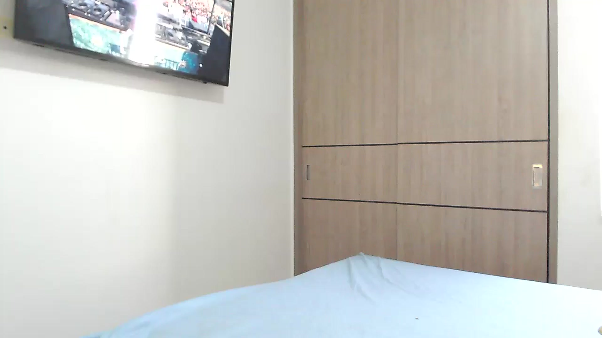 Gallery image thumbnail from lanawinters1's myfreecams stream on, 08/03/2025, 11:10 image 19 of 20