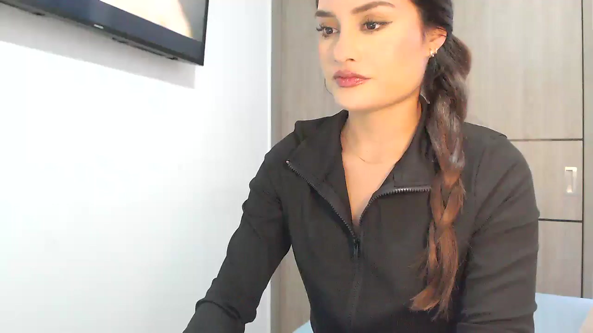 Gallery image thumbnail from lanawinters1's myfreecams stream on, 09/01/2025, 14:37 image 19 of 20