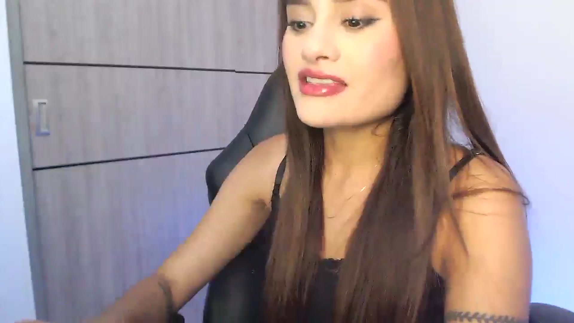 Gallery image thumbnail from lanawinters1's myfreecams stream on, 09/02/2025, 12:47 image 7 of 20