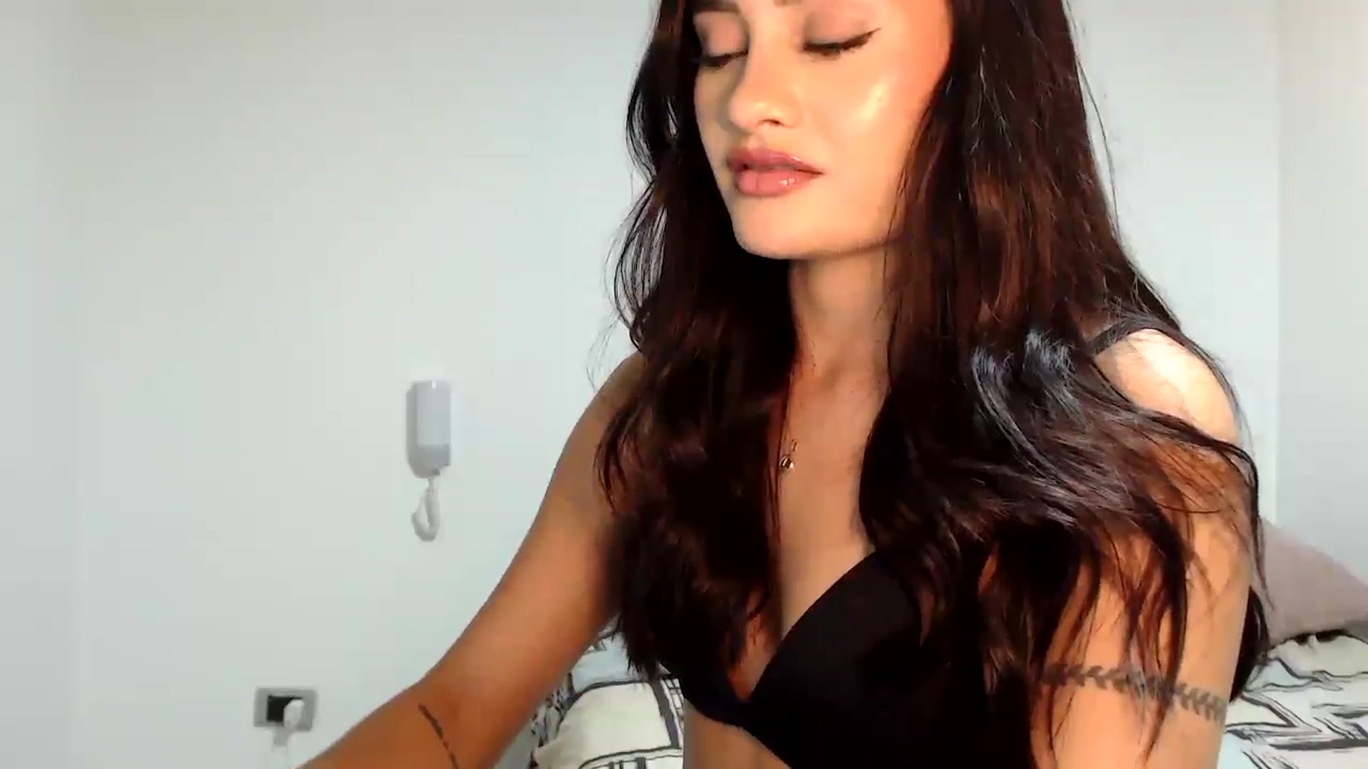 Gallery image thumbnail from lanawinters1's myfreecams stream on, 12/07/2025, 04:01 image 12 of 20