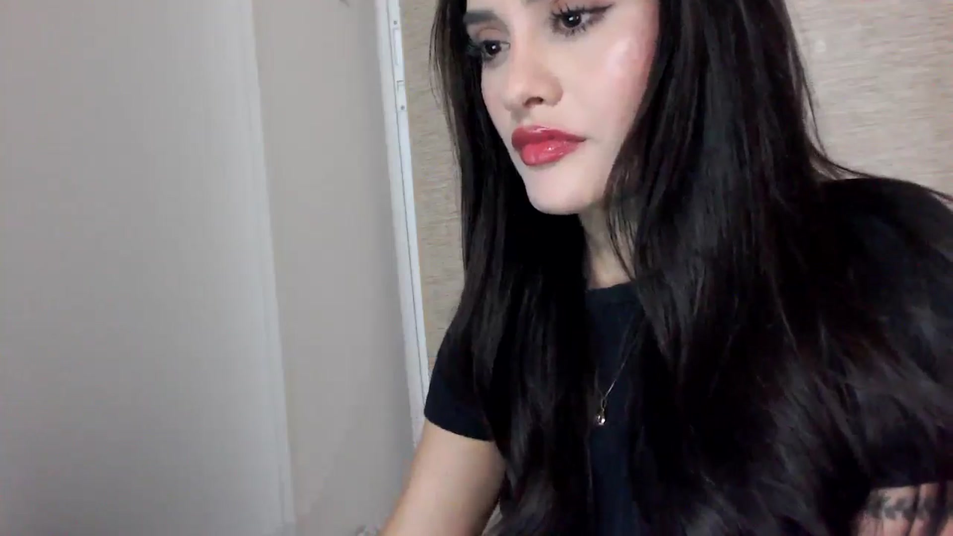 Gallery image thumbnail from lanawinters1's myfreecams stream on, 12/23/2025, 09:49 image 3 of 20